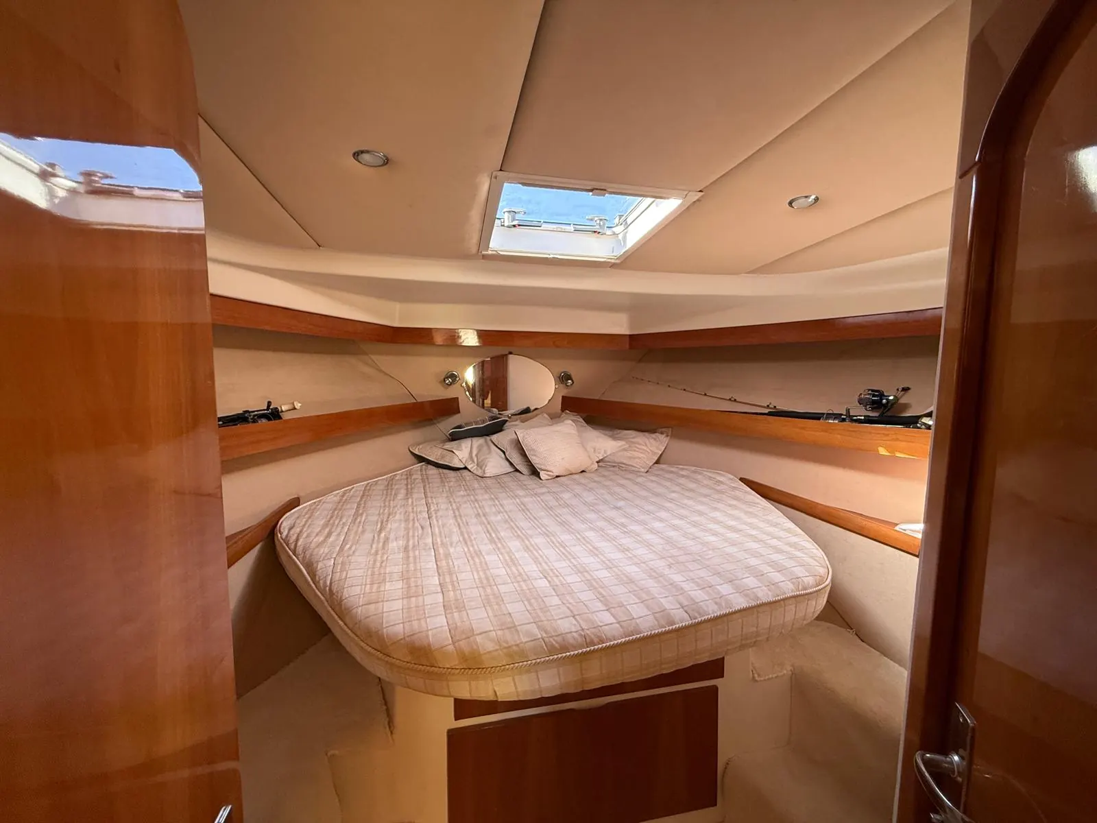 ACM Mystic 38 · 16