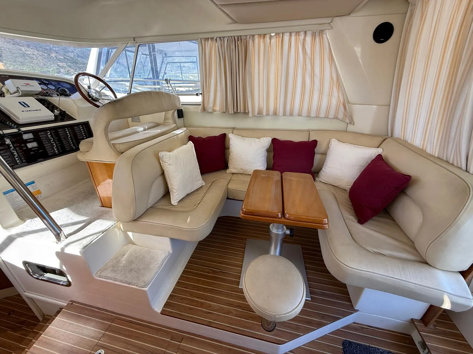 ACM Mystic 38 · 33