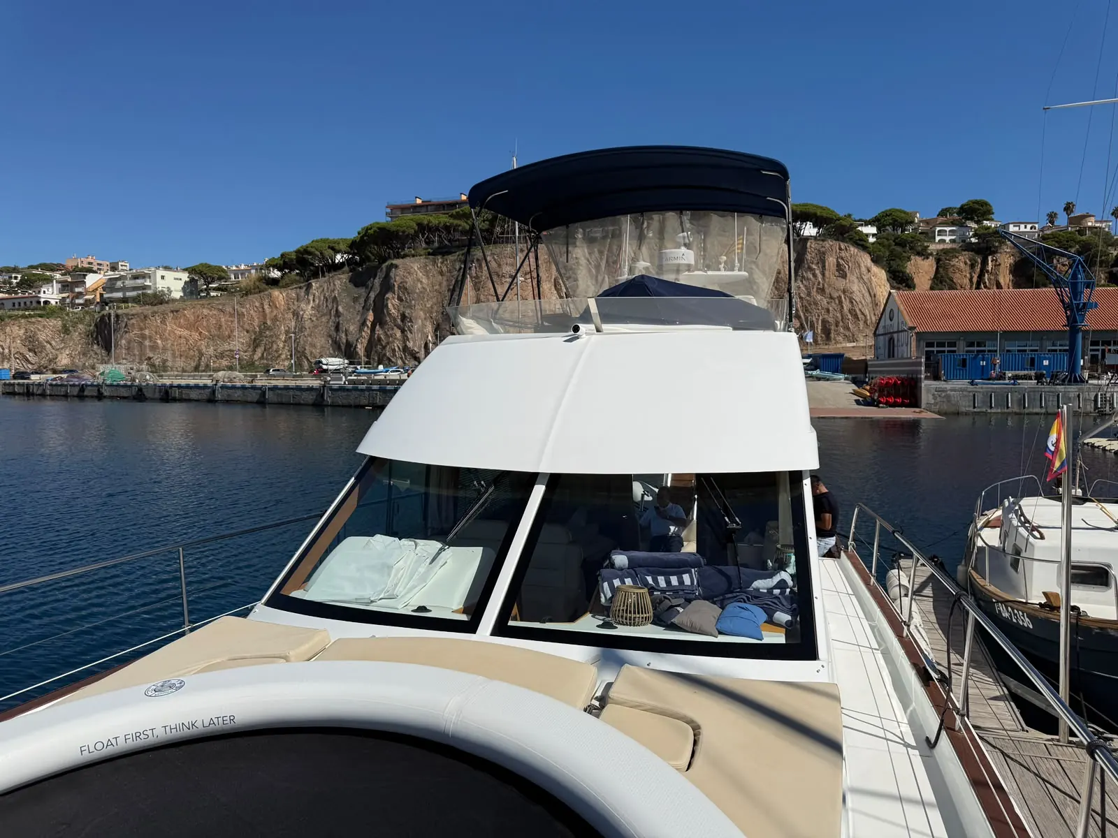 Beneteau Antares 13.80 · 63