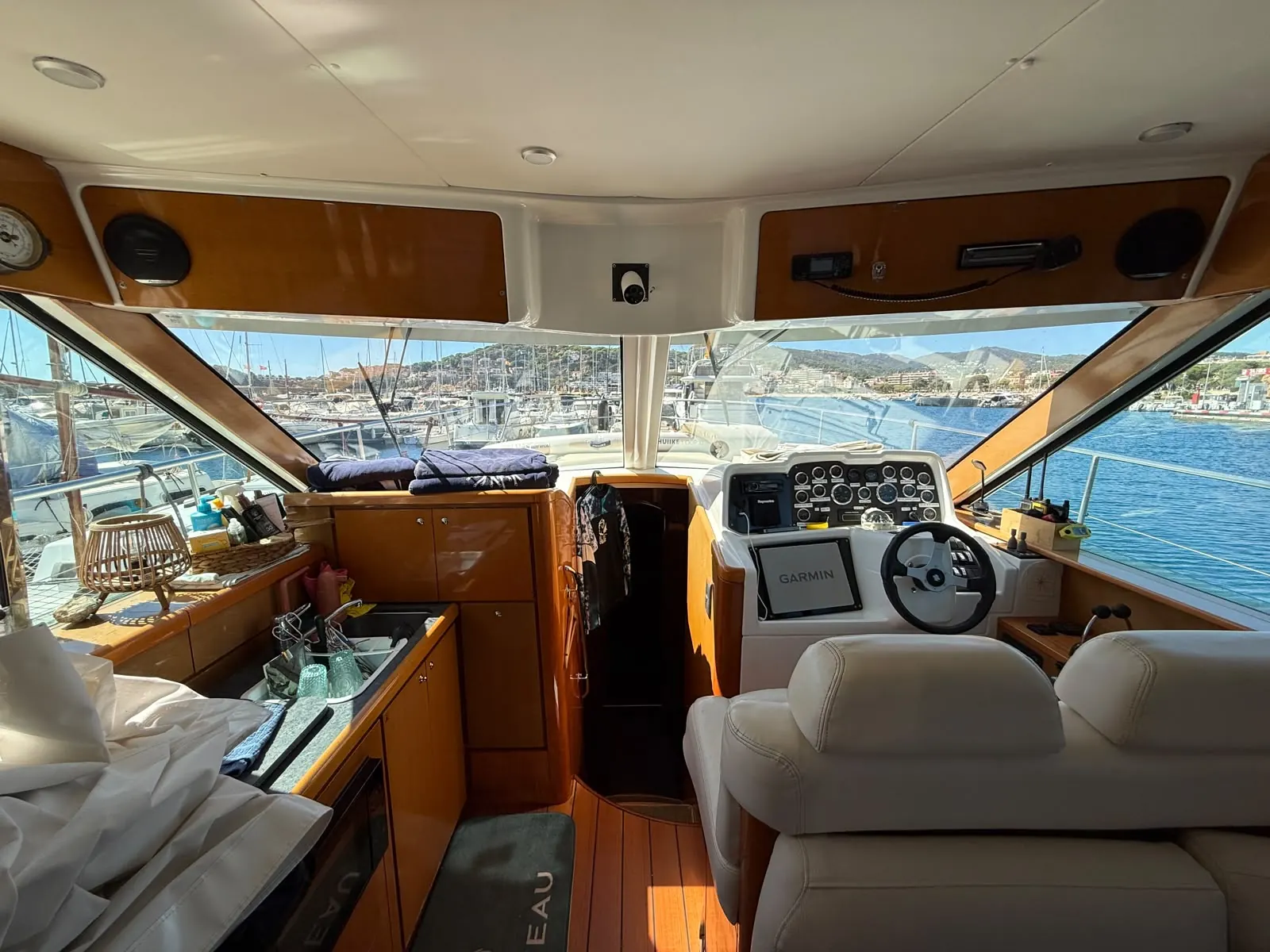 Beneteau Antares 13.80 · 24