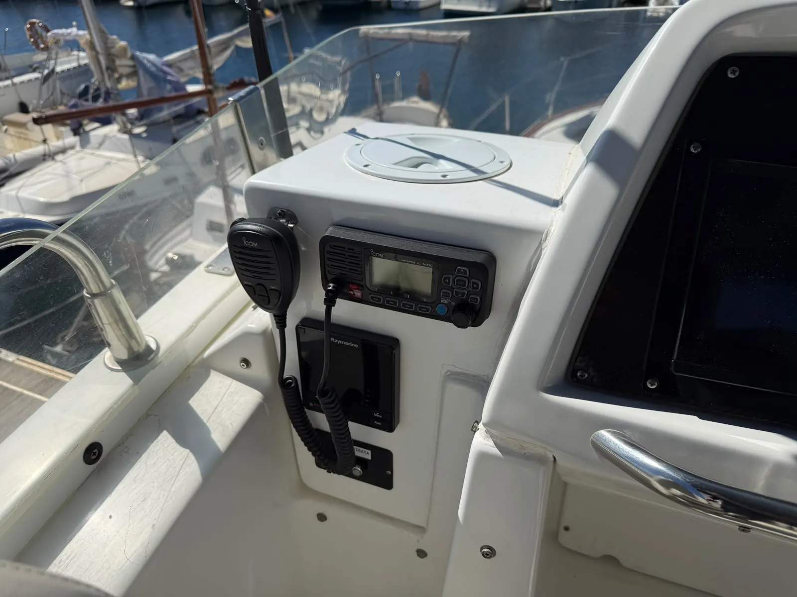 Beneteau Antares 13.80 · 42