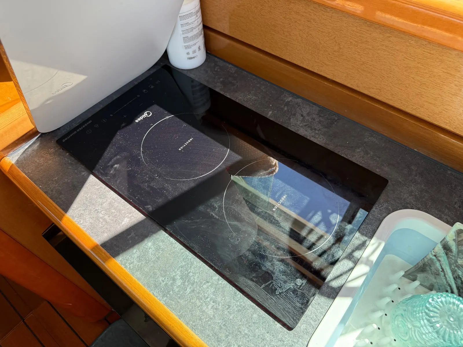 Beneteau Antares 13.80 · 33