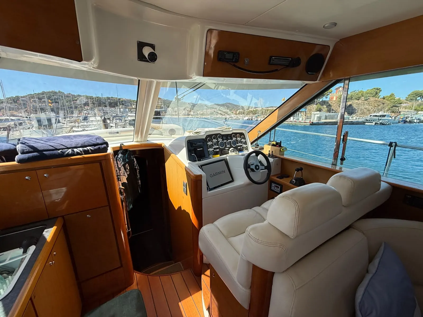 Beneteau Antares 13.80 · 30