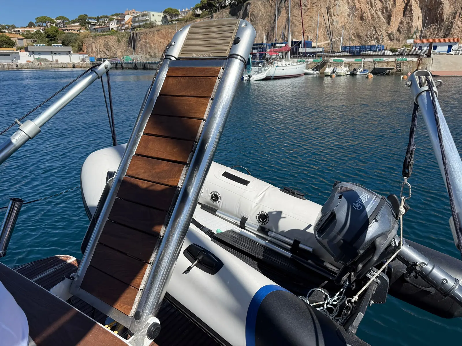 Beneteau Antares 13.80 · 48