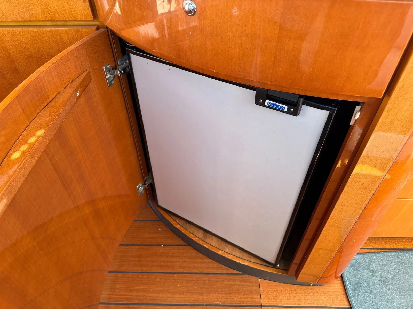 Beneteau Antares 13.80 · 32