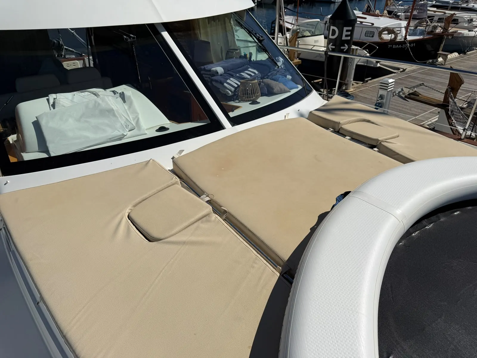 Beneteau Antares 13.80 · 64
