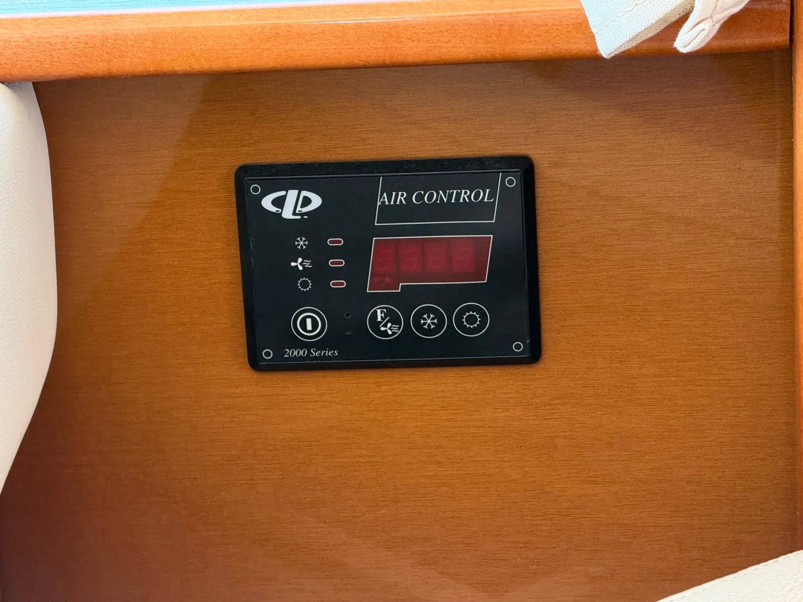 Beneteau Antares 13.80 · 26