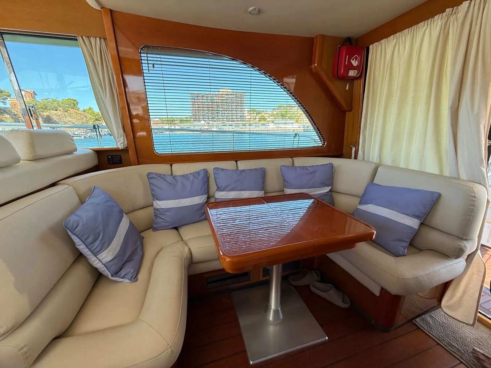 Beneteau Antares 13.80 · 37
