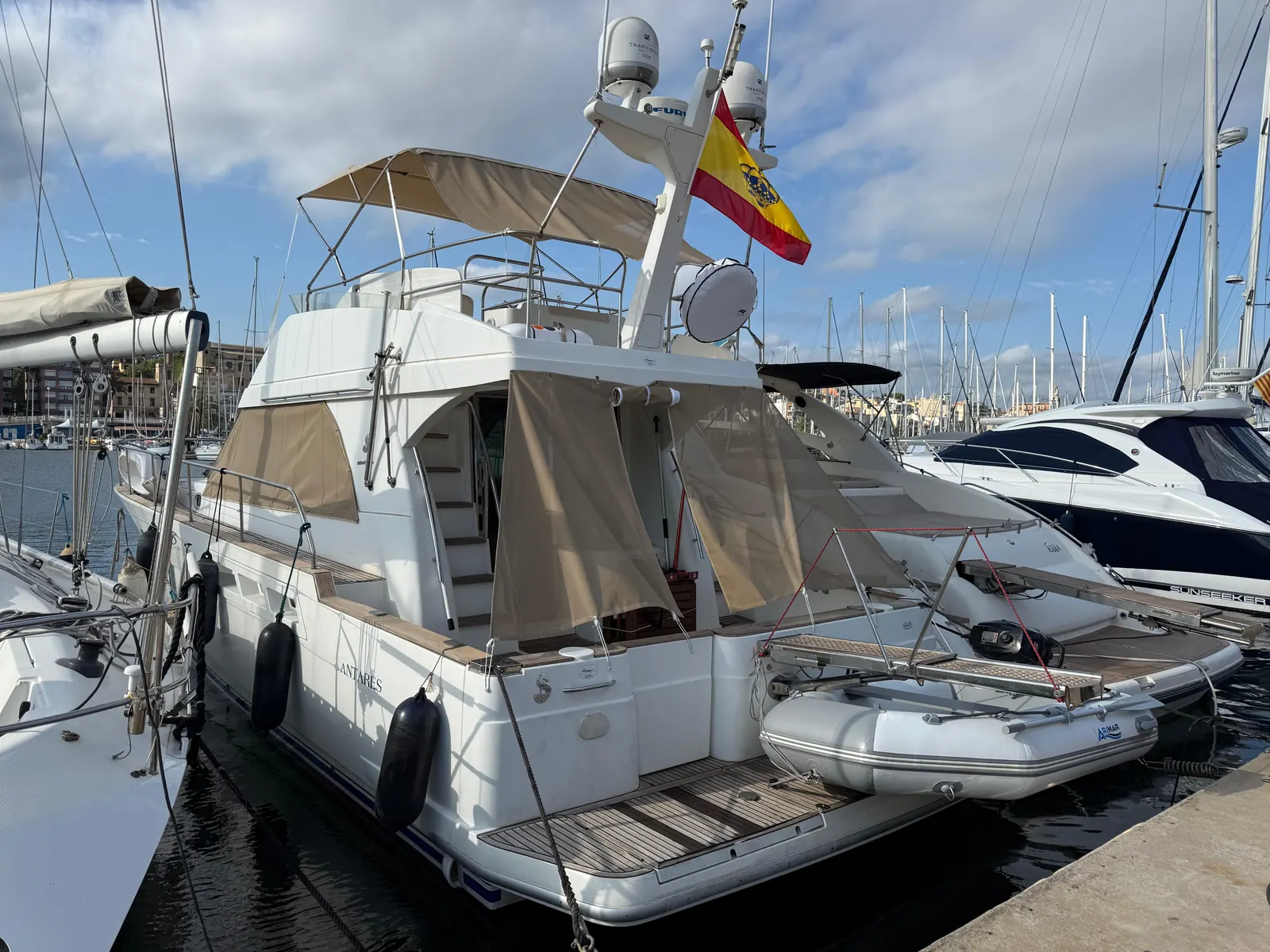 Beneteau Antares 13.80 · Fotogalerie 1