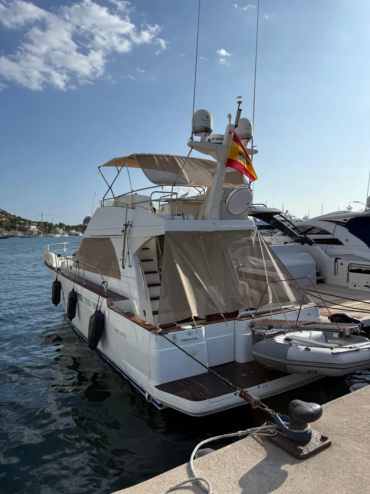 Beneteau Antares 13.80 · 49