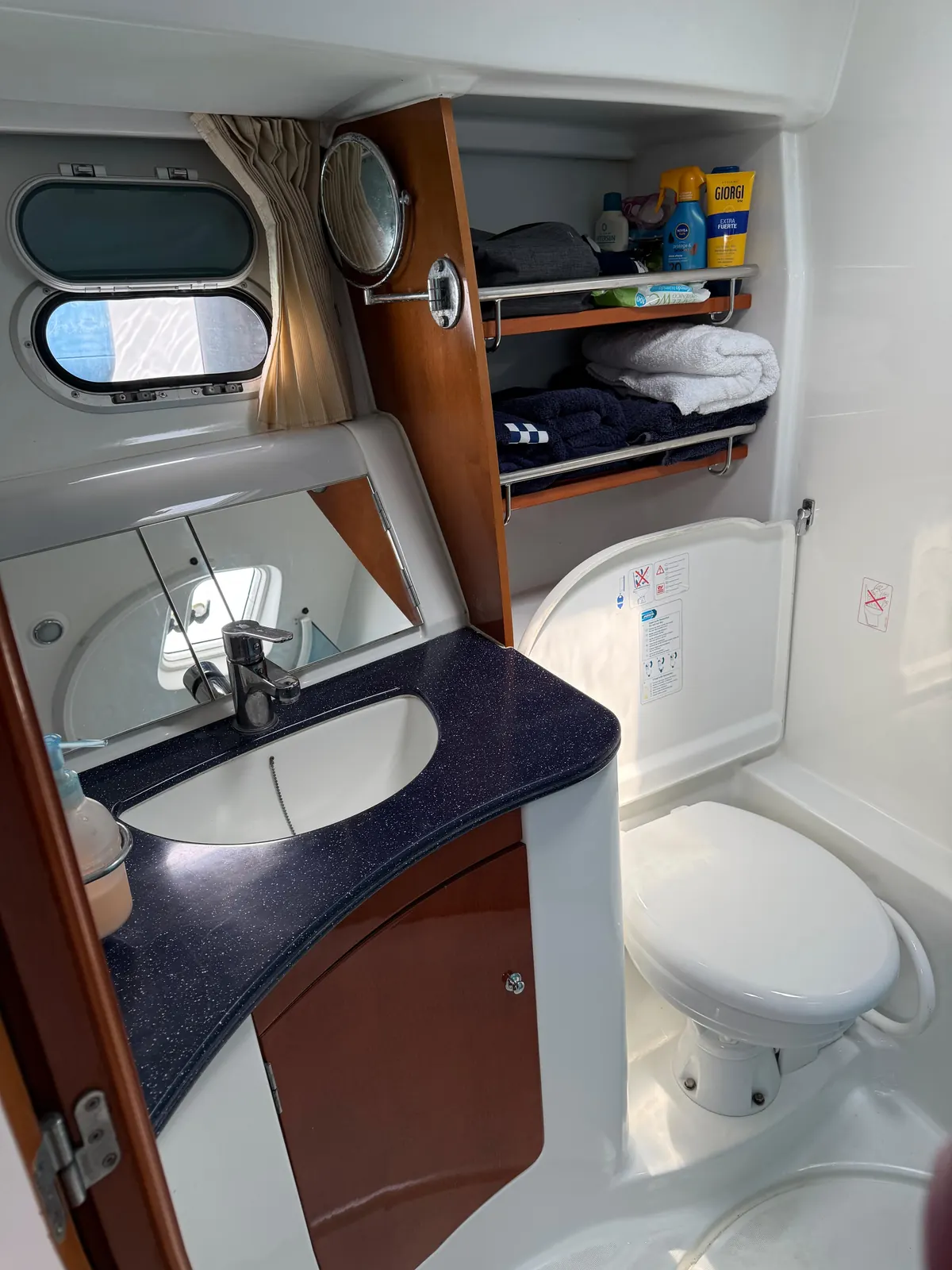 Beneteau Antares 13.80 · 42