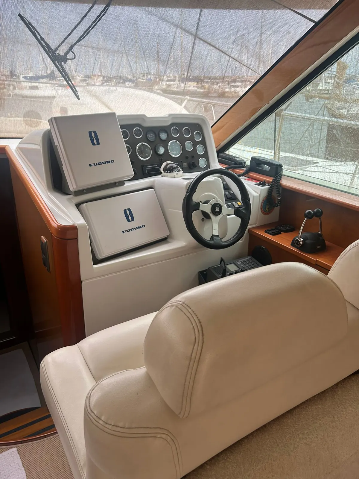 Beneteau Antares 13.80 · 52