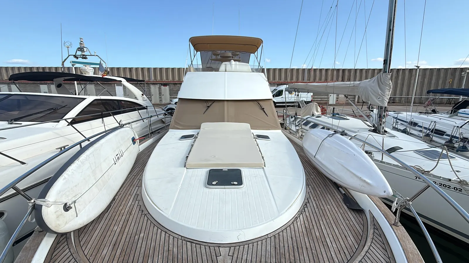 Beneteau Antares 13.80 · 33