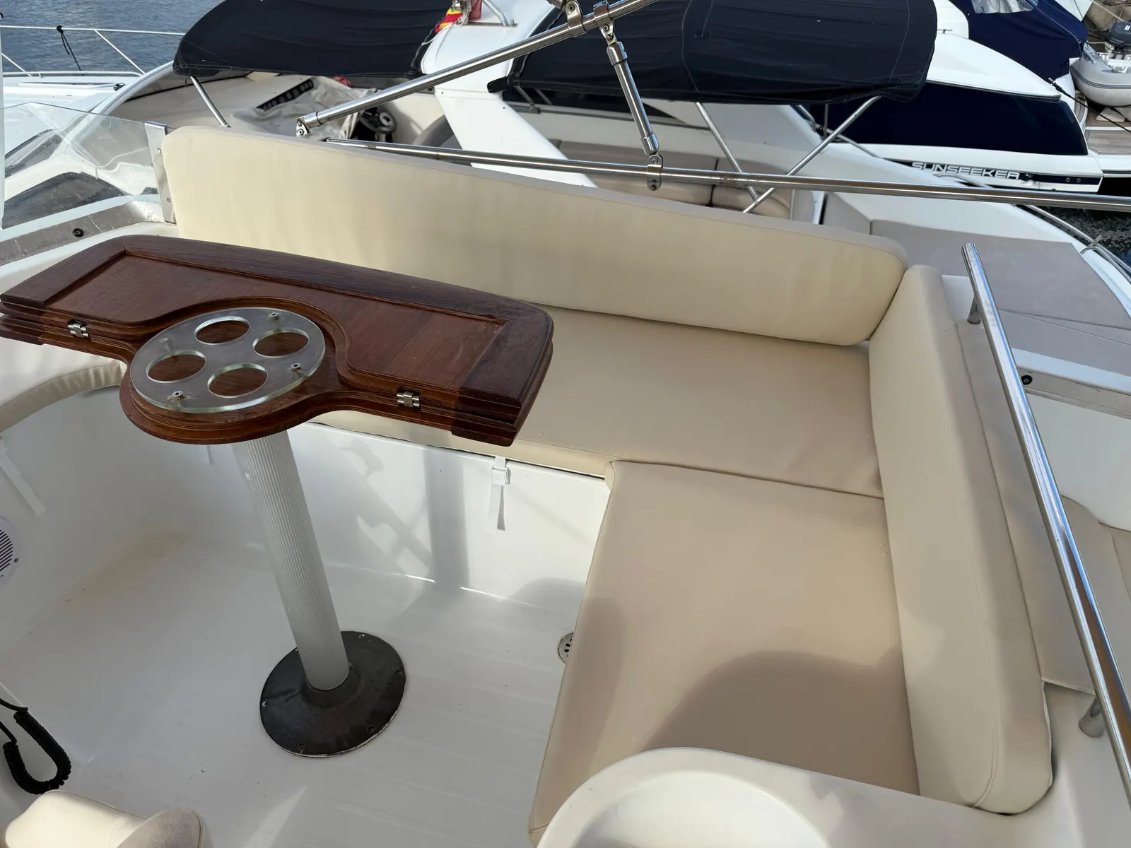 Beneteau Antares 13.80 · 23