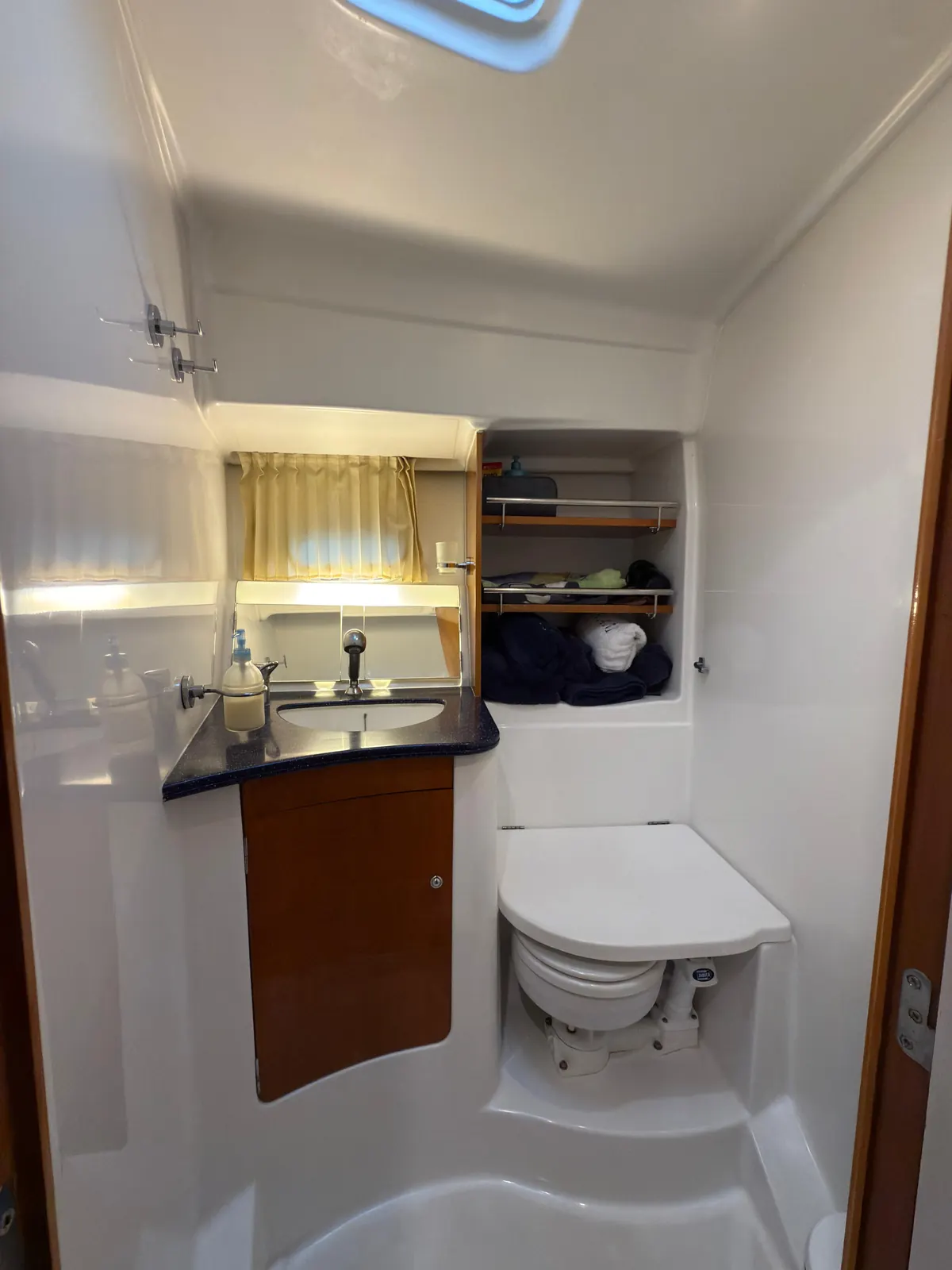 Beneteau Antares 13.80 · 37