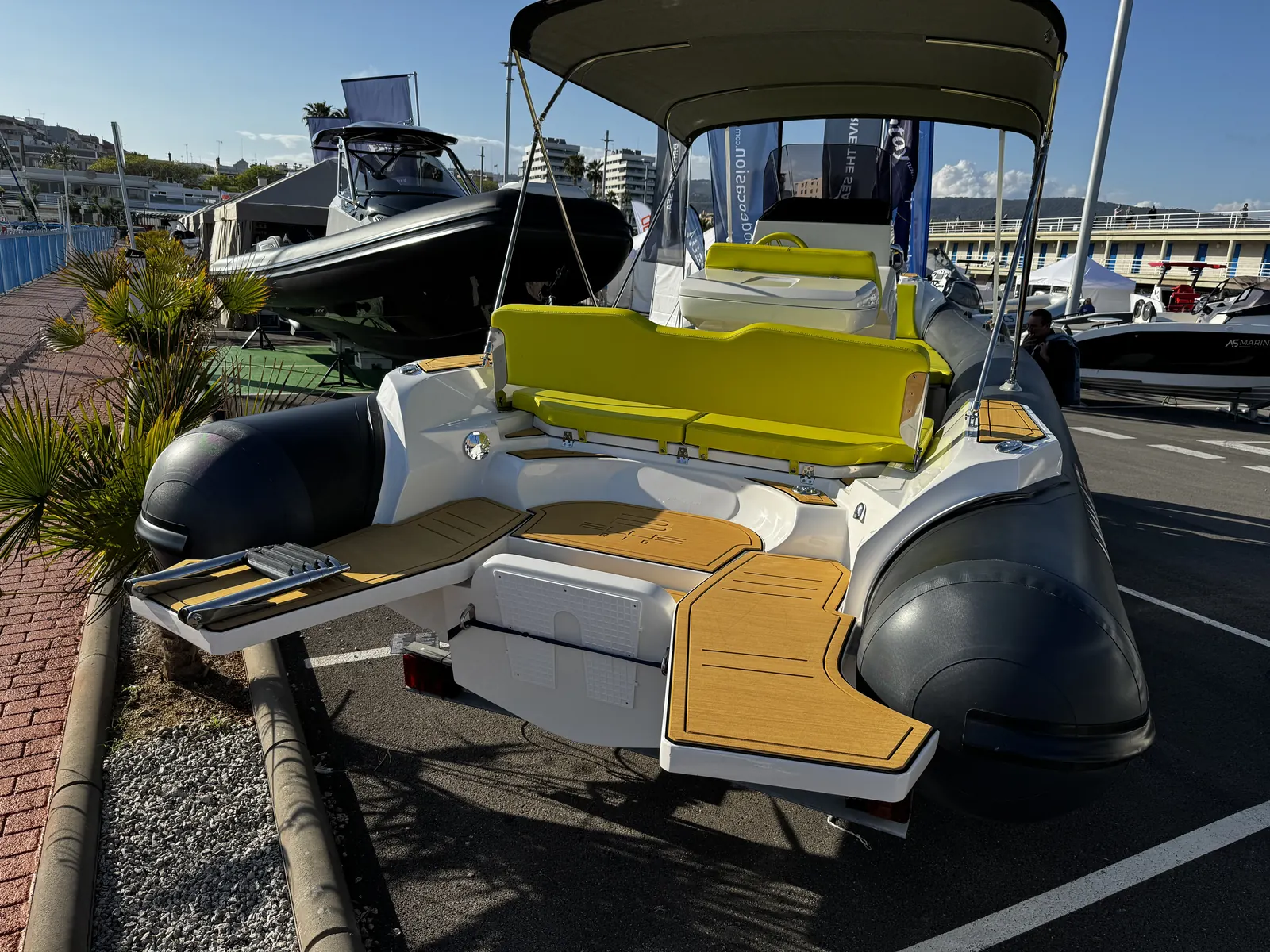 Blue Rib Miami 23 · 18