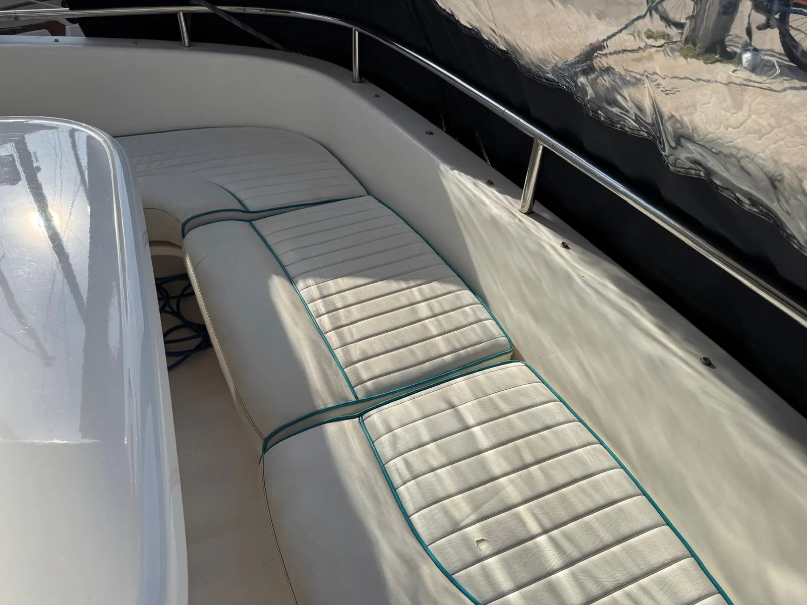Sealine 330 Flybridge · 12