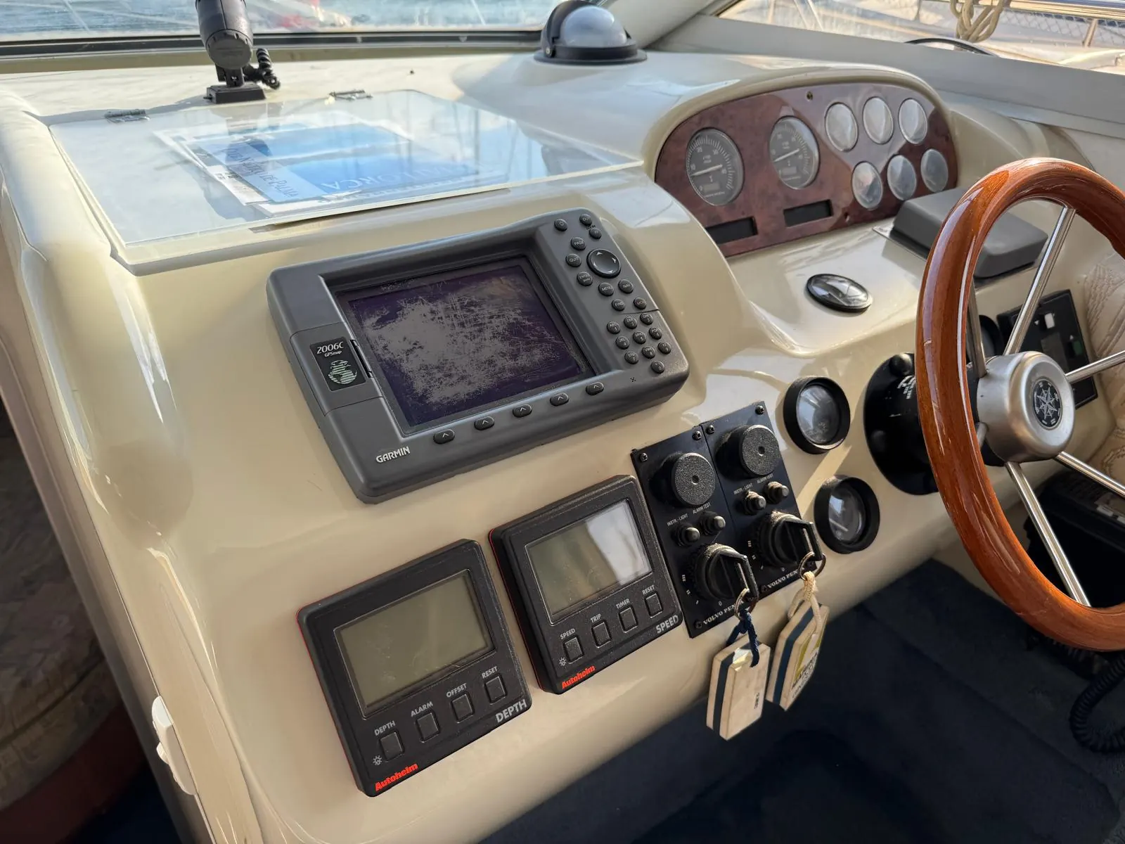 Sealine 330 Flybridge · 10