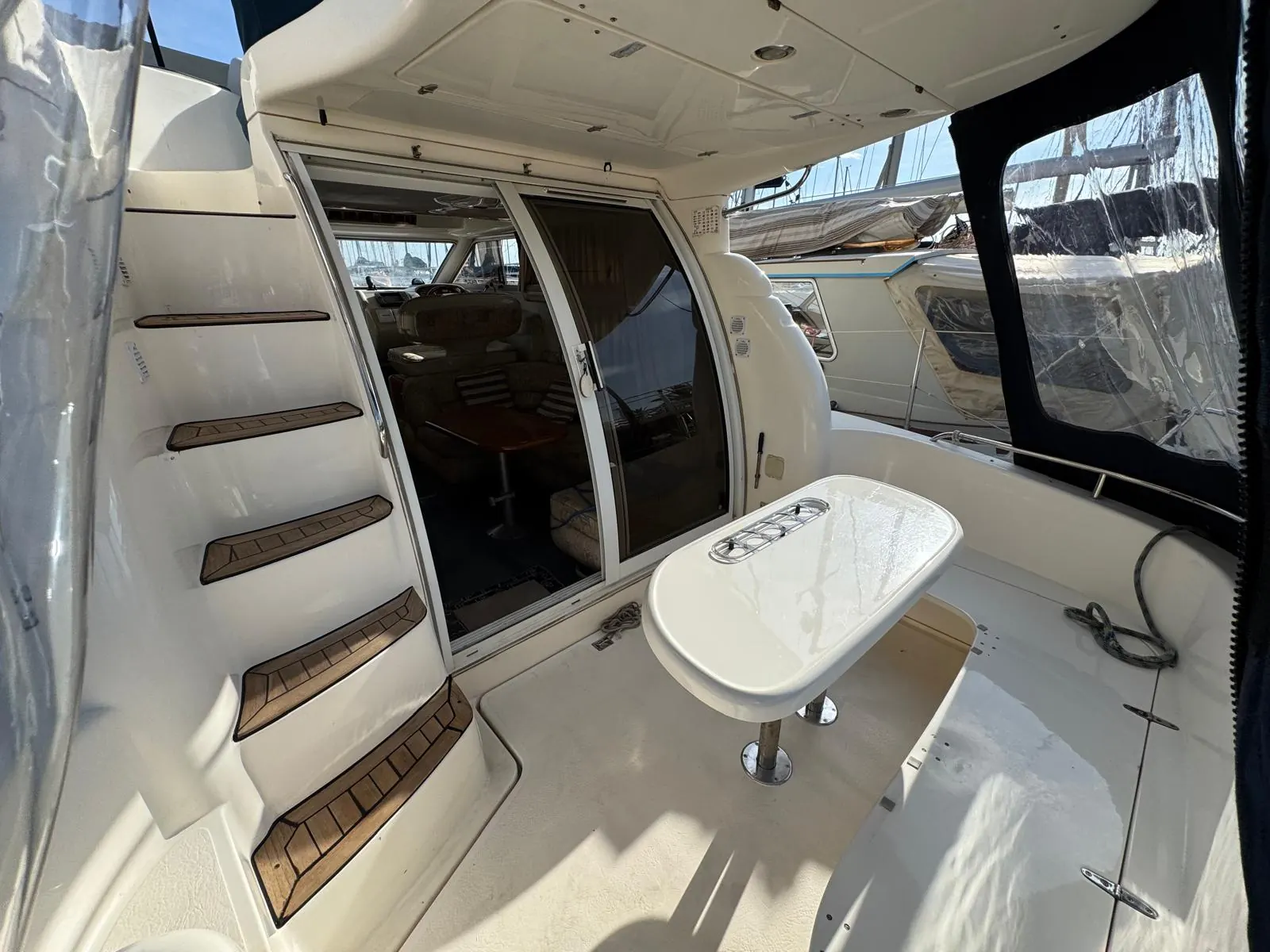 Sealine 330 Flybridge · 37