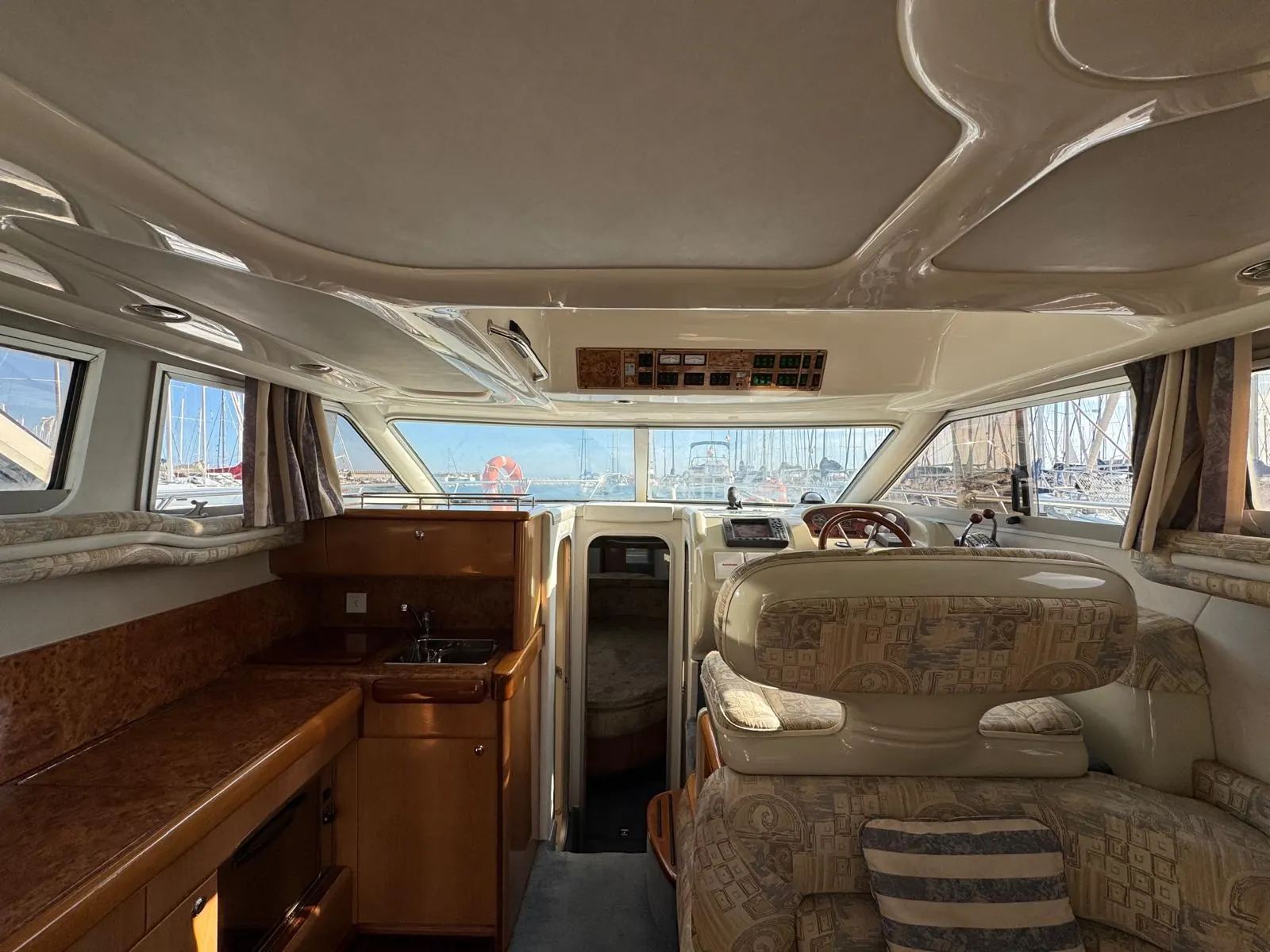 Sealine 330 Flybridge · 33
