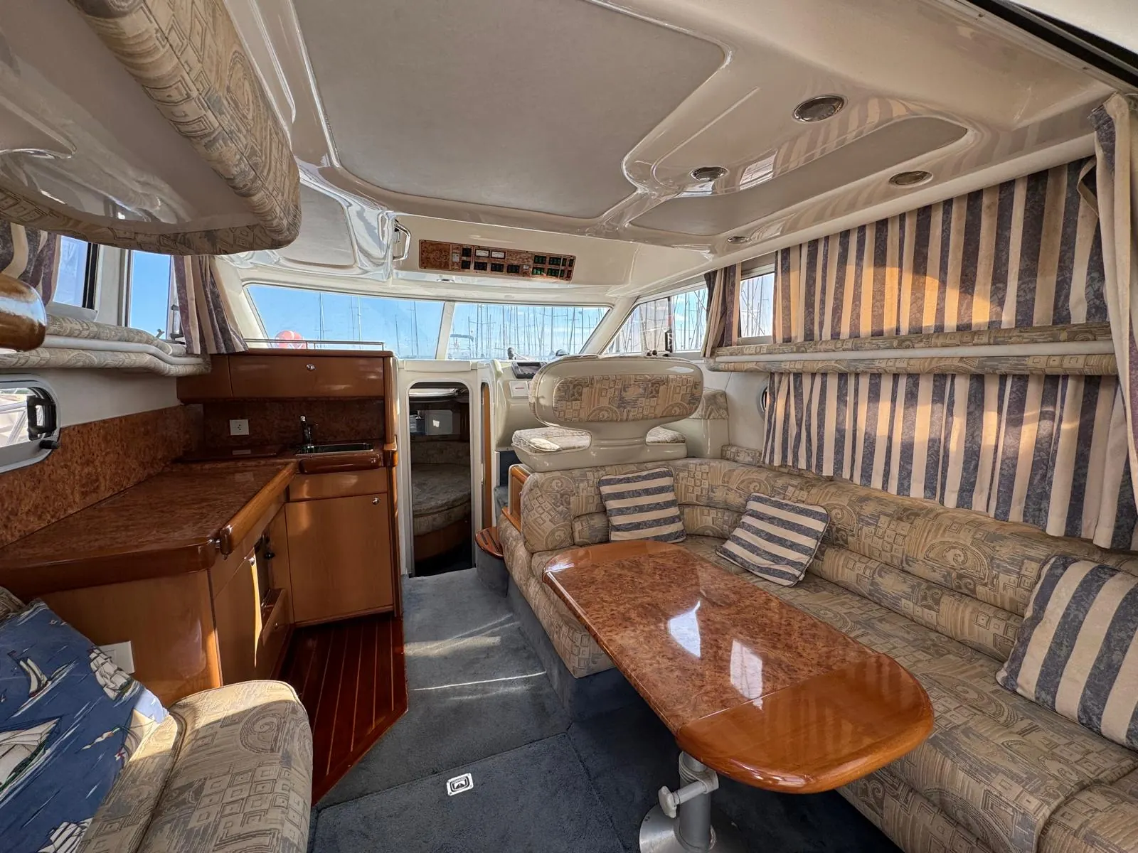 Sealine 330 Flybridge · 38