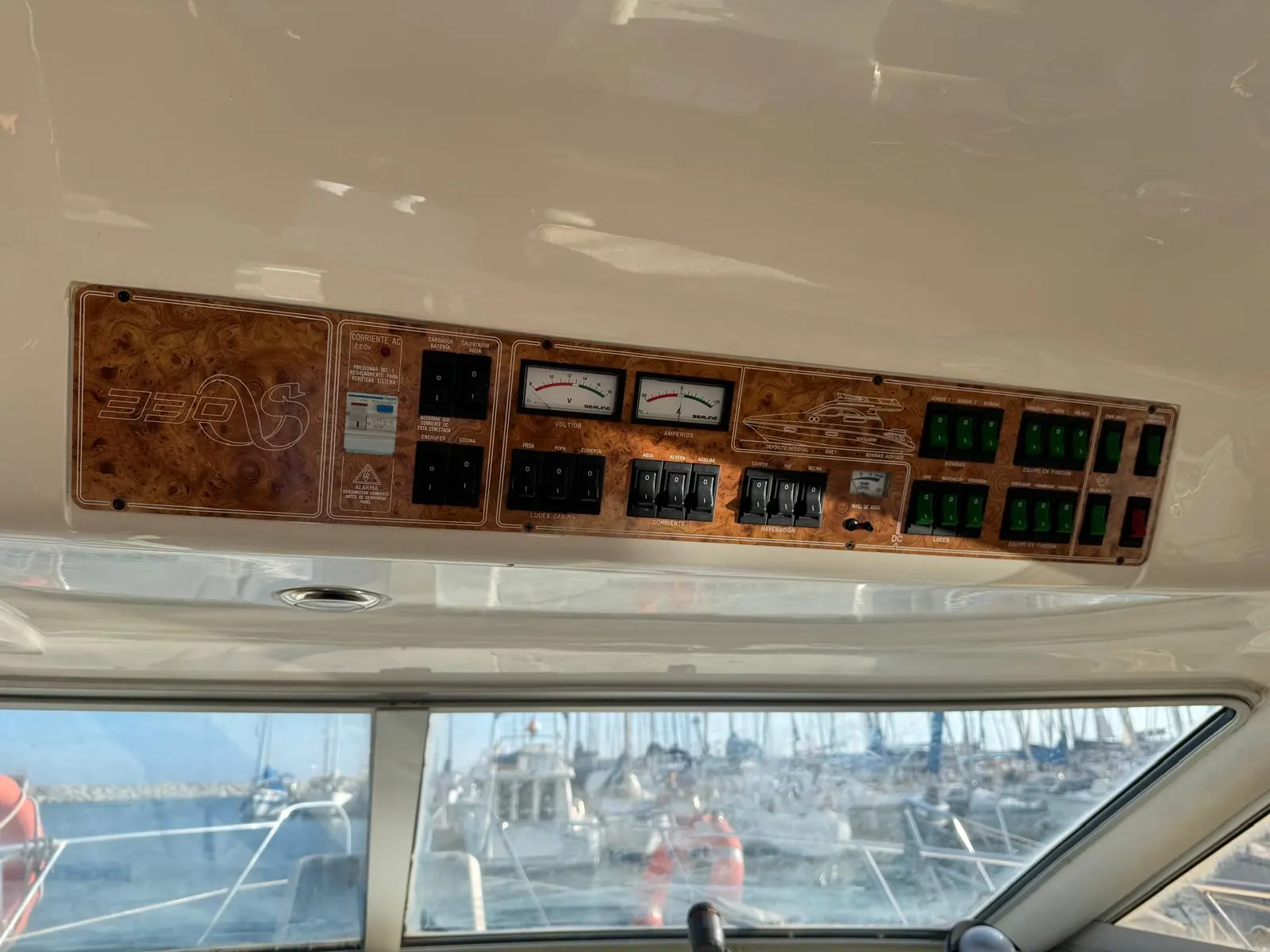 Sealine 330 Flybridge · 34