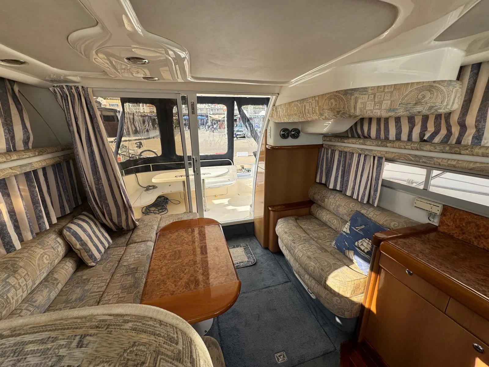 Sealine 330 Flybridge · 25