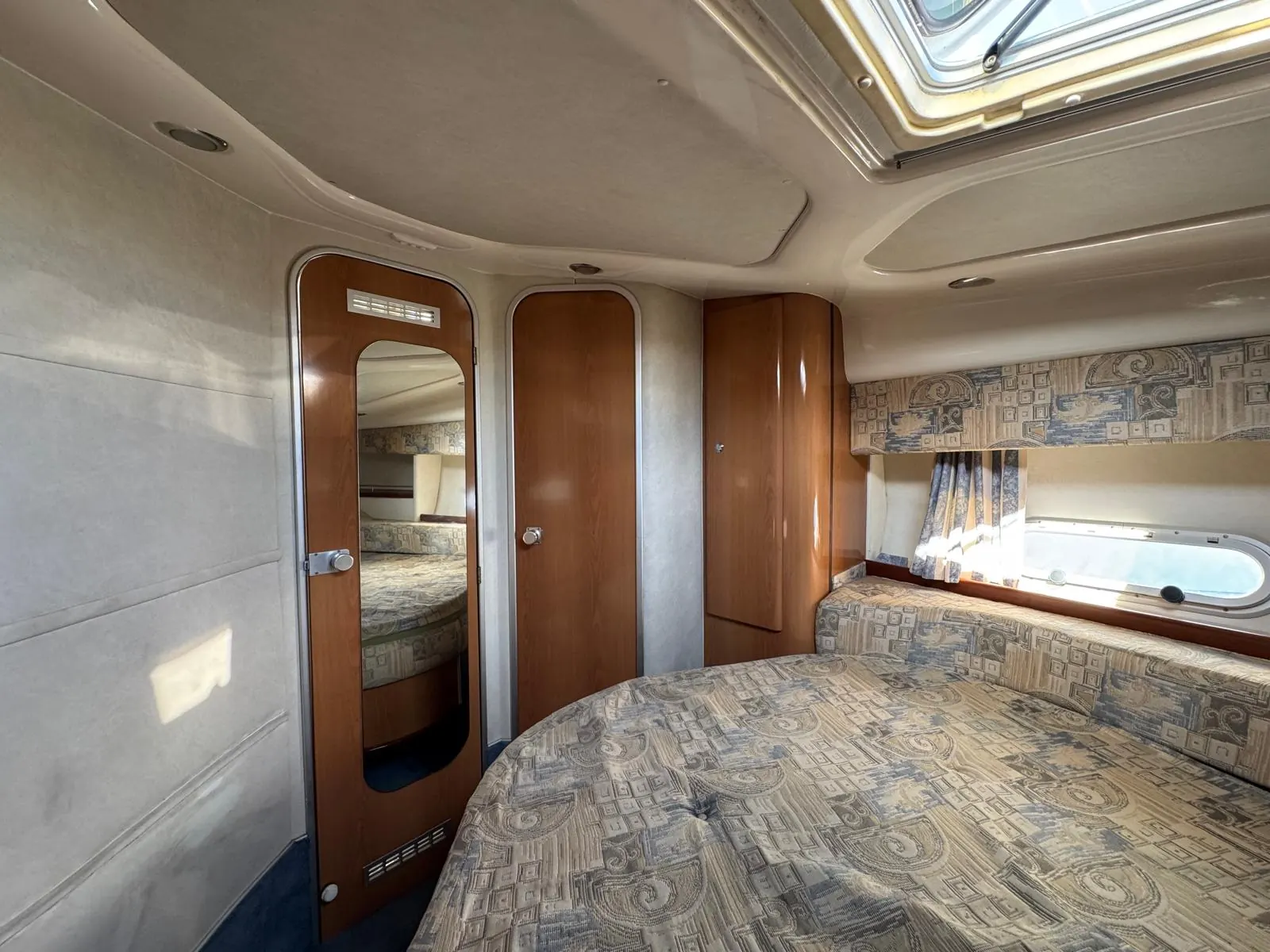 Sealine 330 Flybridge · 17