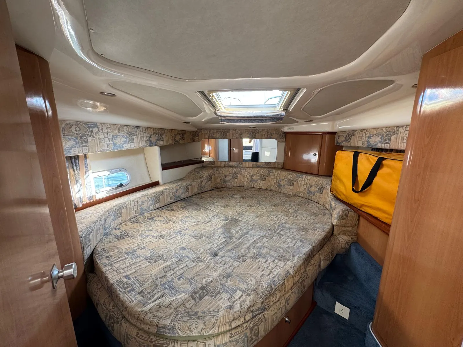 Sealine 330 Flybridge · 14