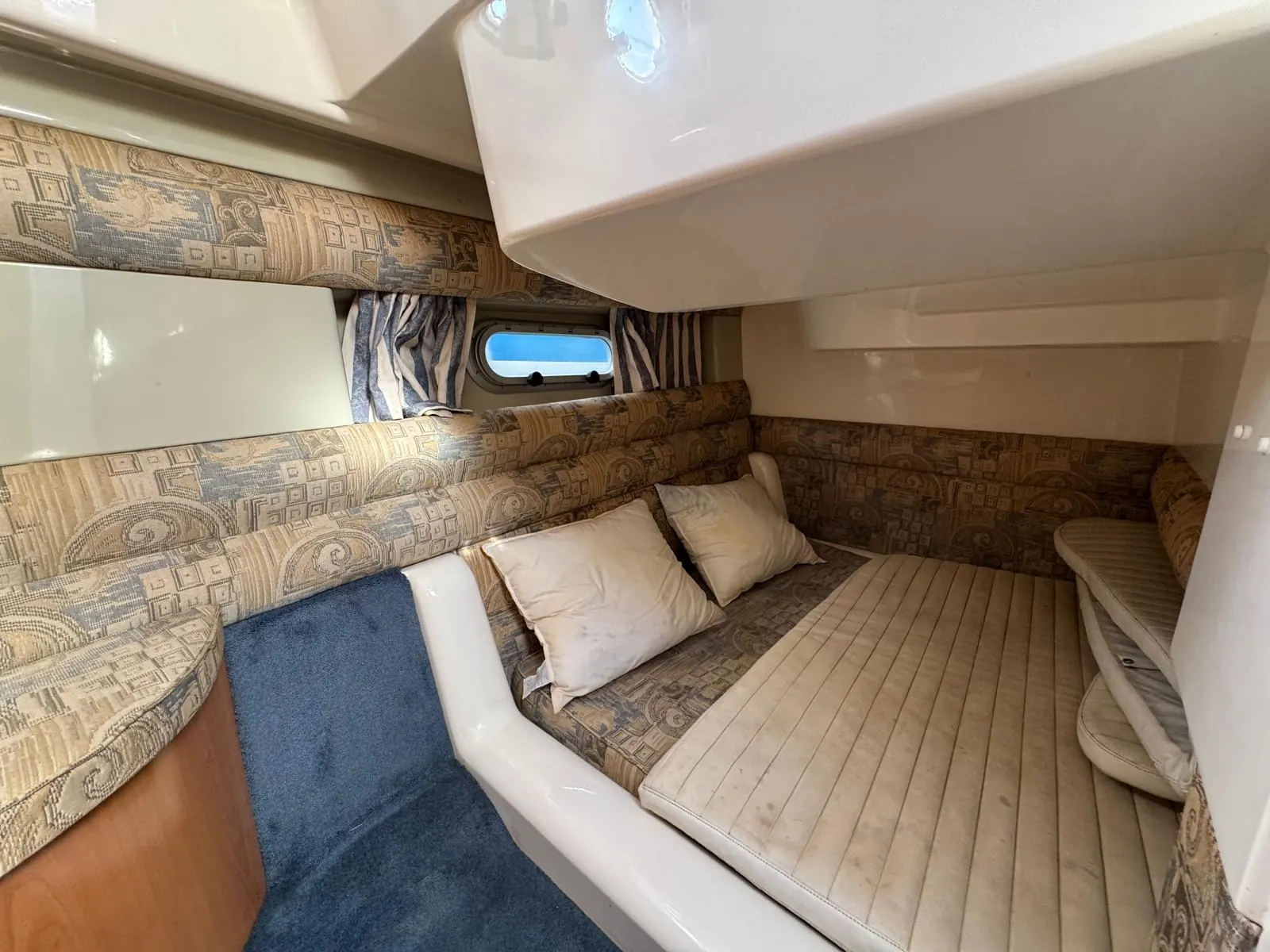 Sealine 330 Flybridge · 11