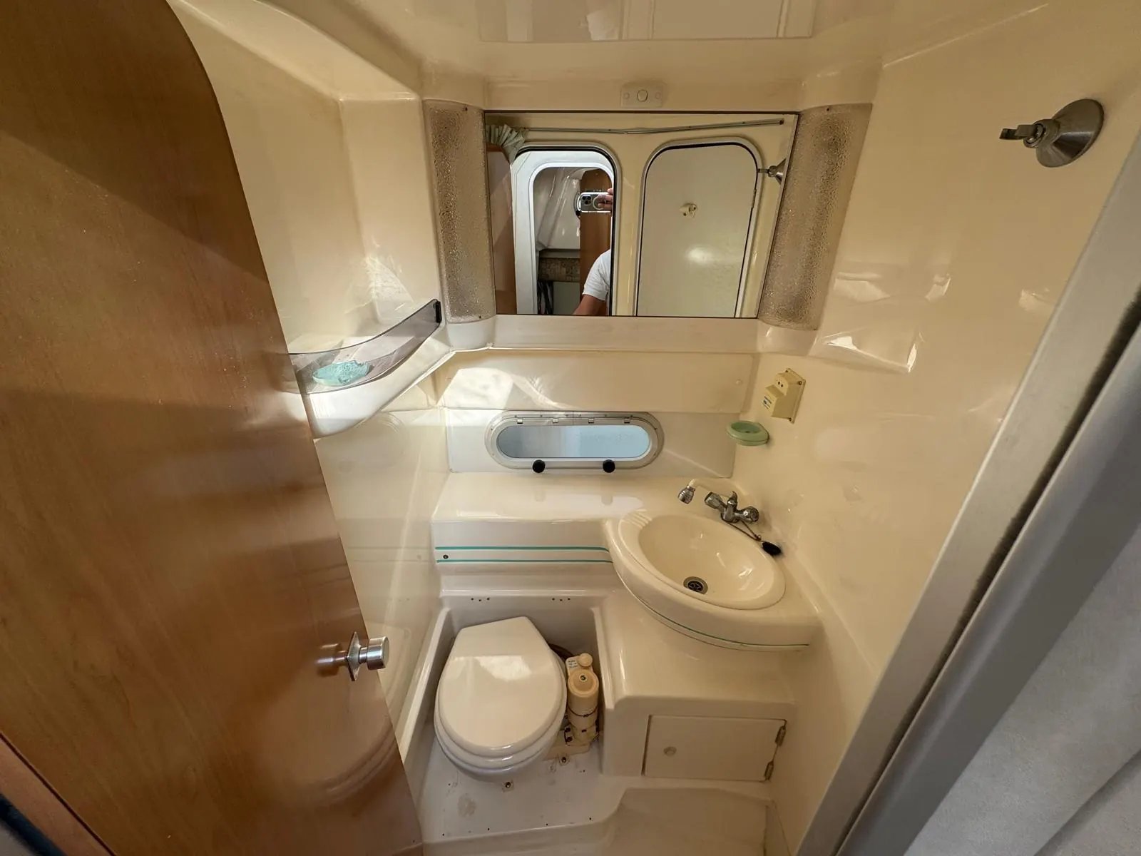 Sealine 330 Flybridge · 21
