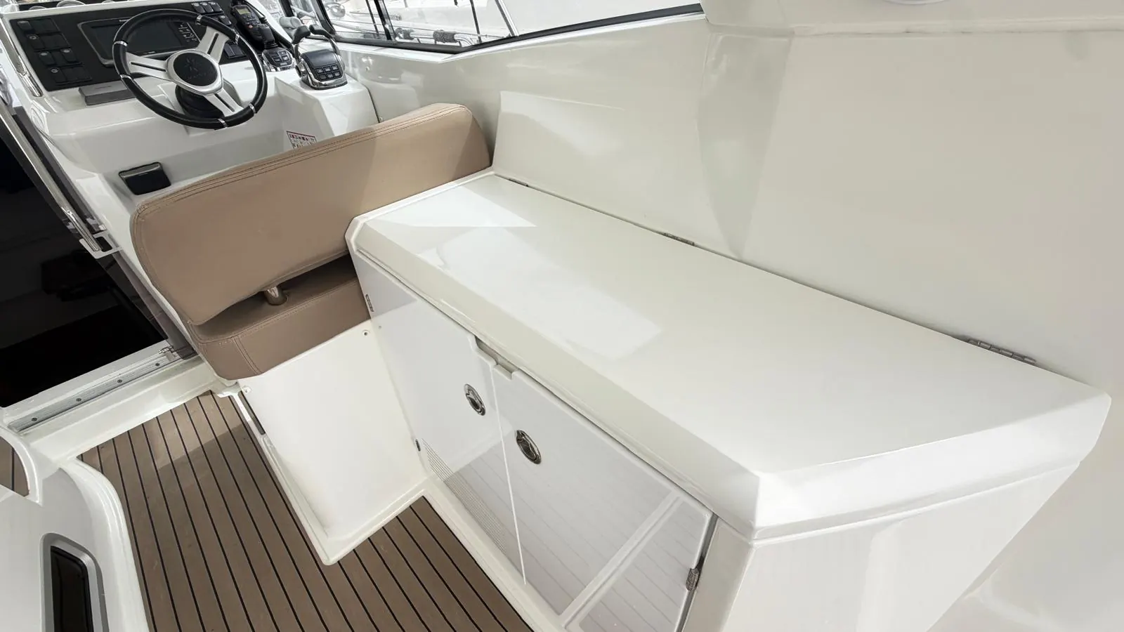 Jeanneau Leader 36 · 21