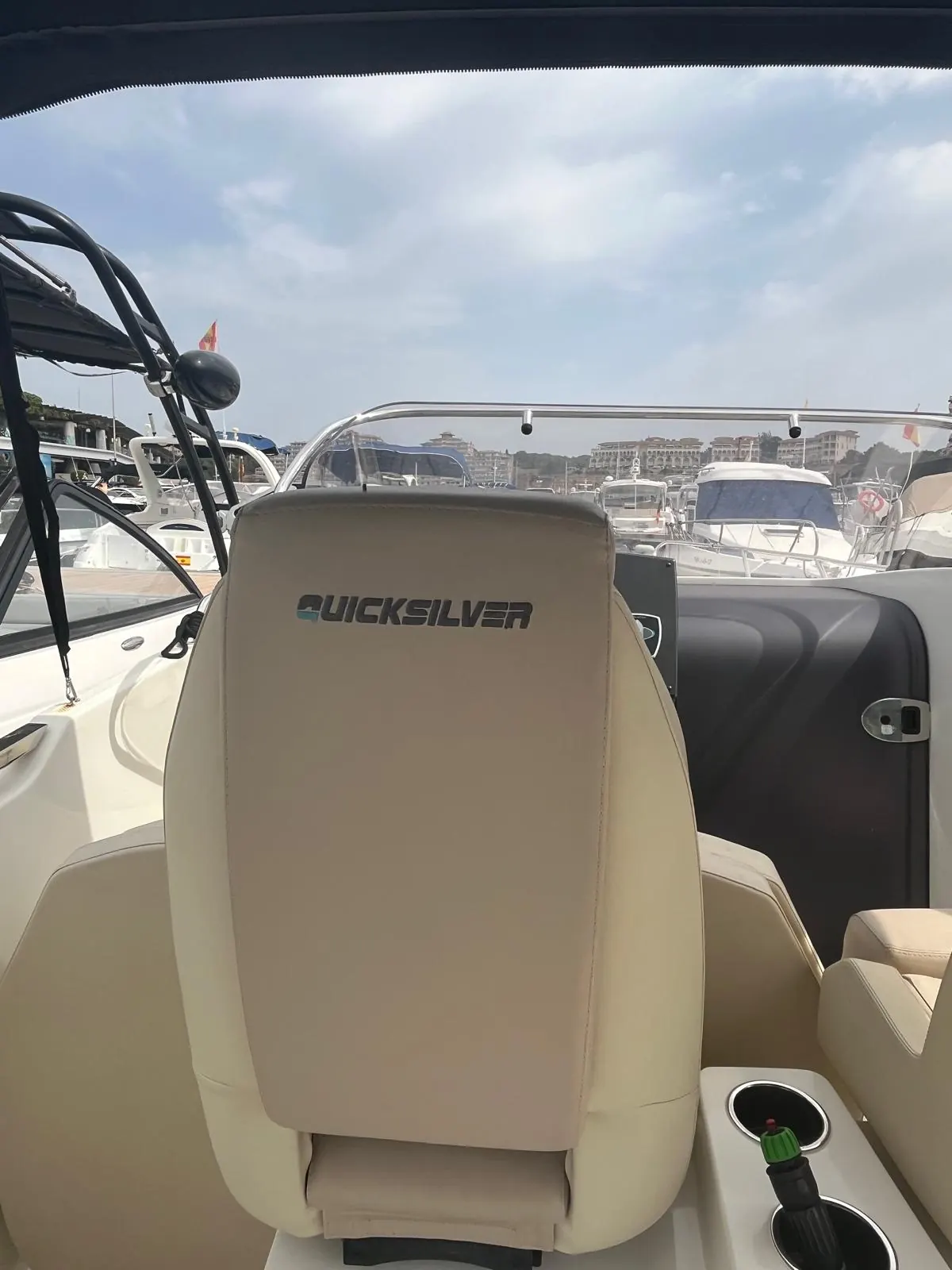 Quicksilver 805 Open · 23