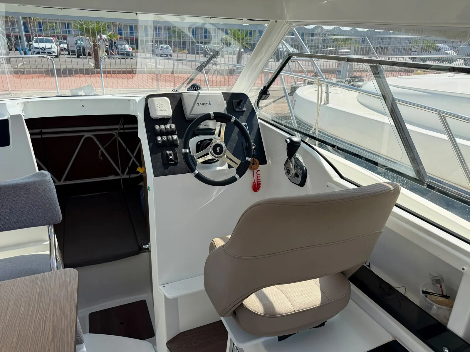 Beneteau Antares 8 · 15