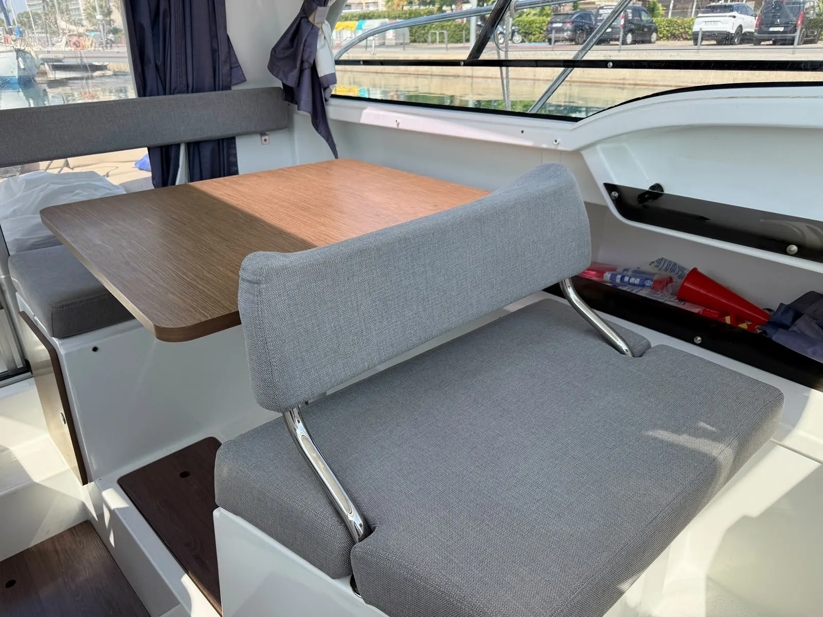 Beneteau Antares 8 · 28