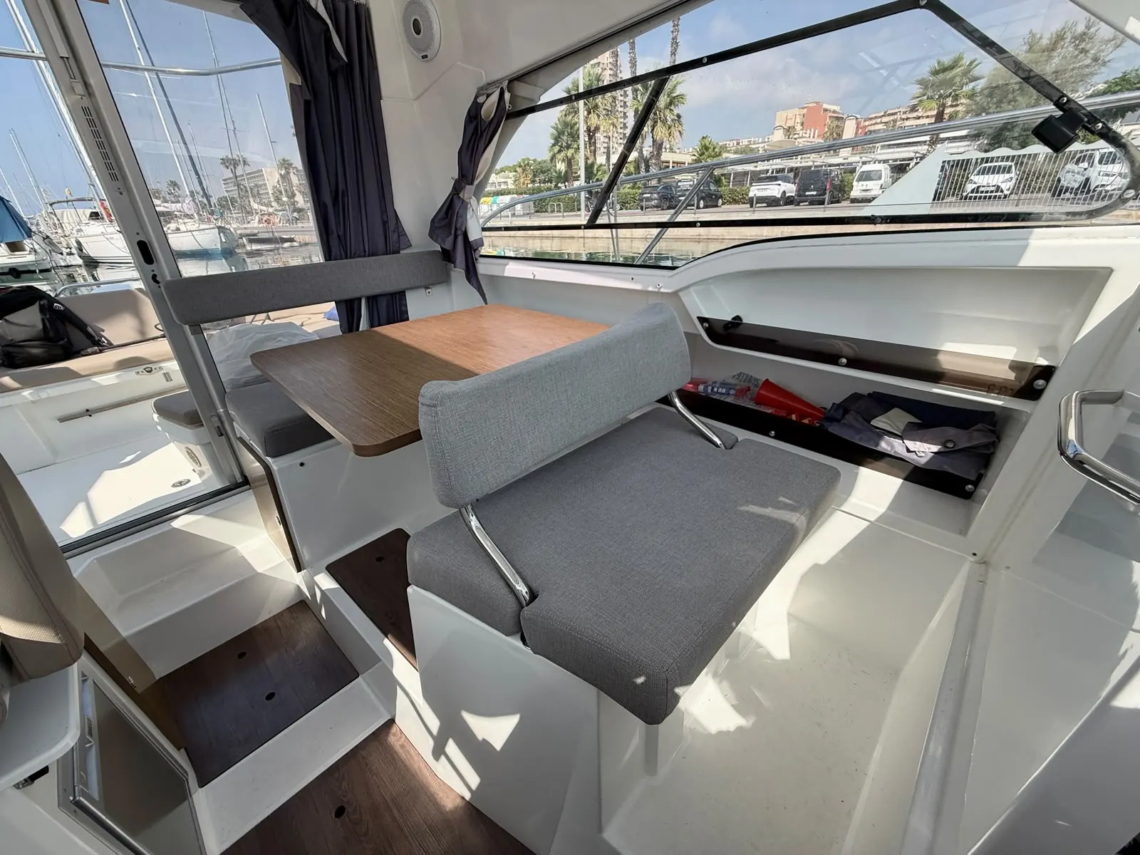 Beneteau Antares 8 · 23