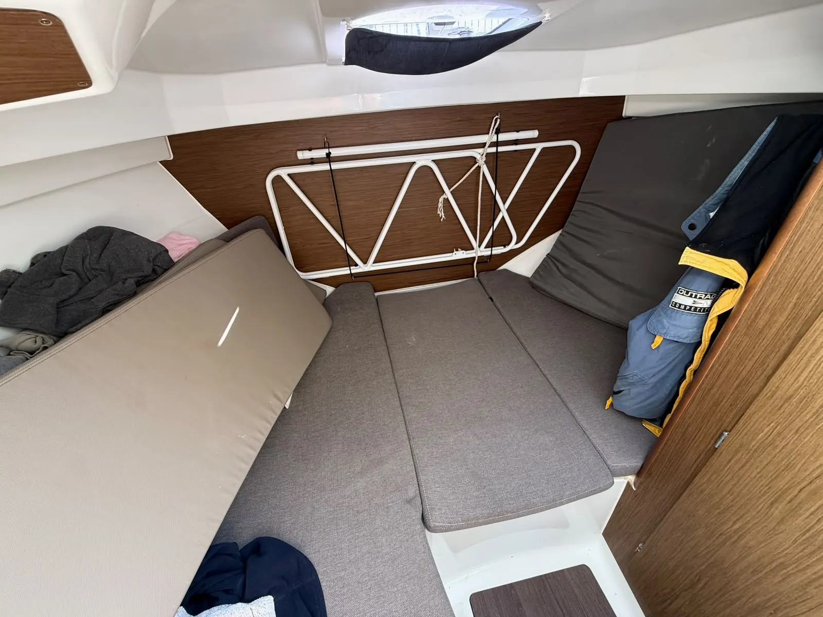 Beneteau Antares 8 · 33