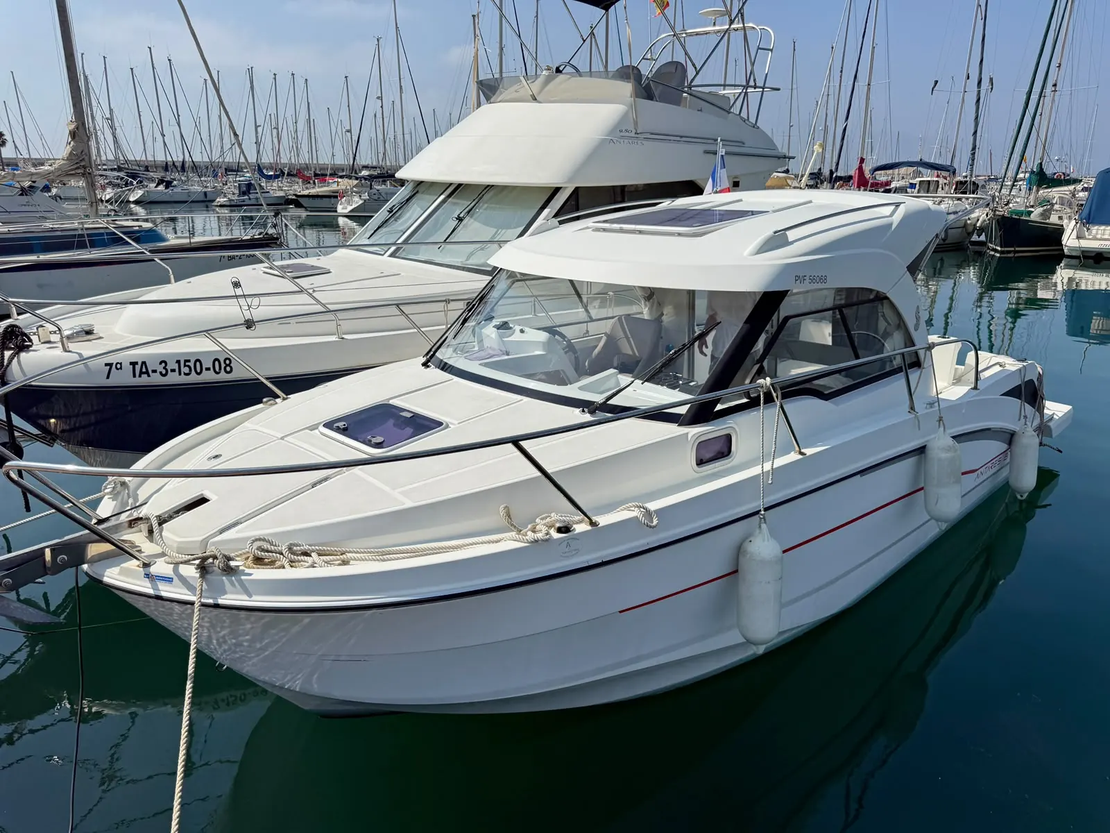 Beneteau Antares 8 · 44