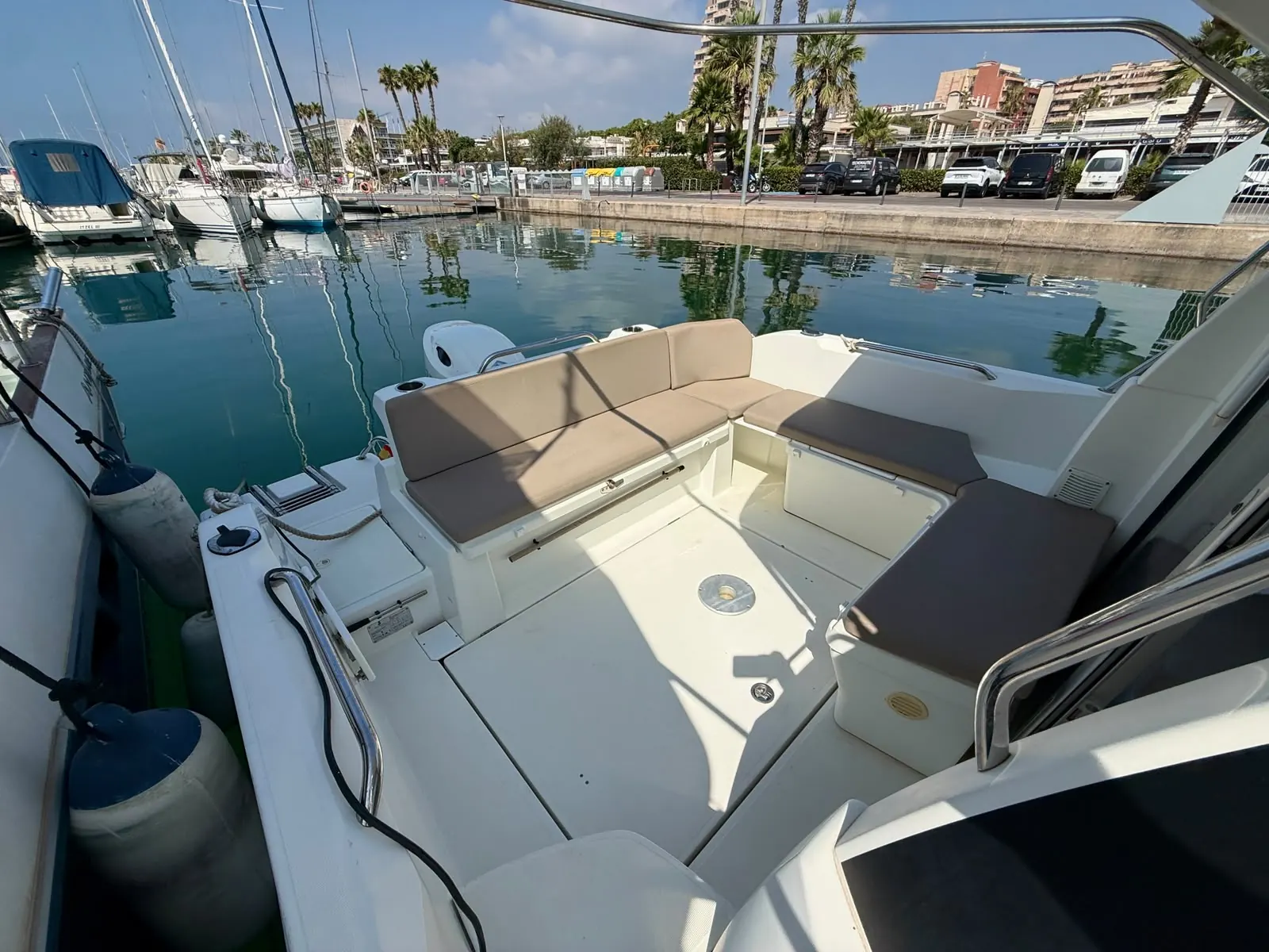 Beneteau Antares 8 · 5