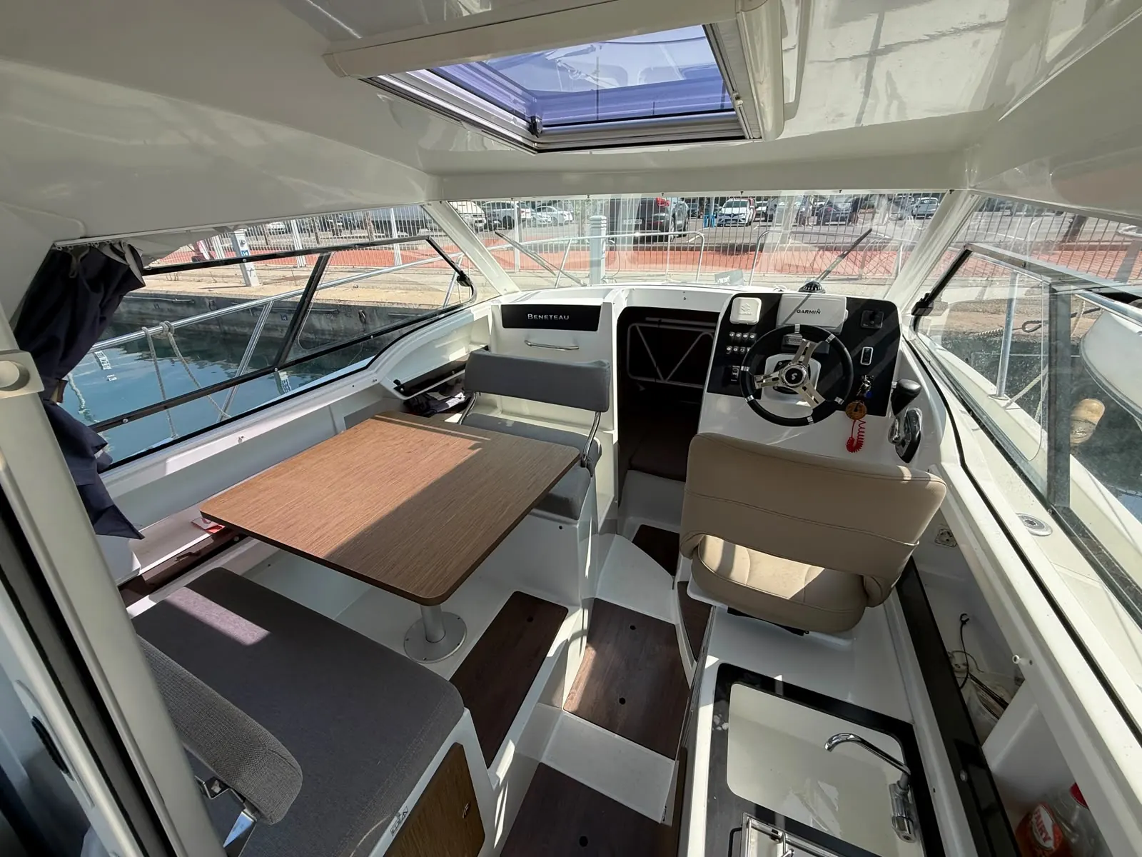 Beneteau Antares 8 · 13