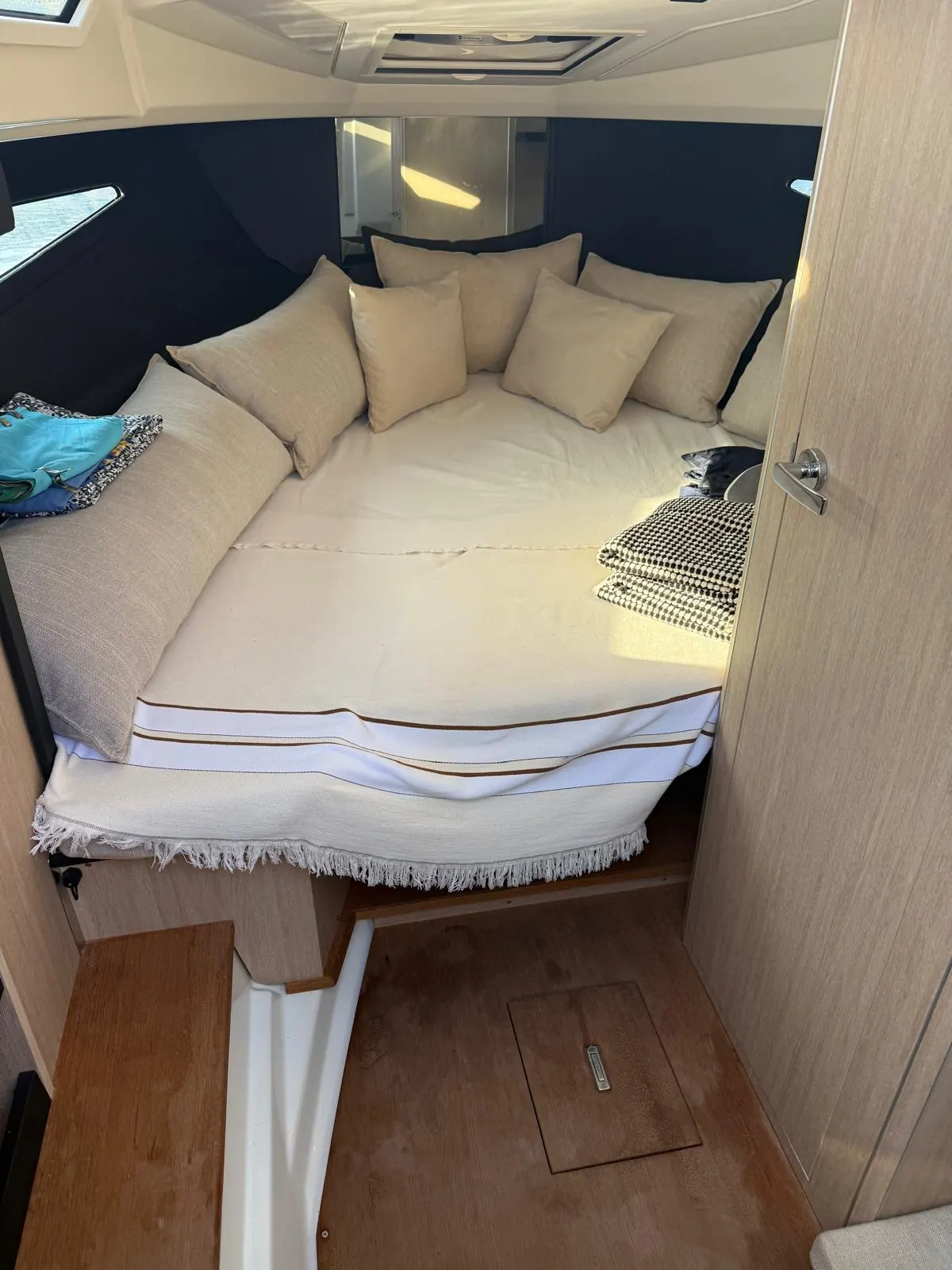 Cranchi E30 Endurance · 7