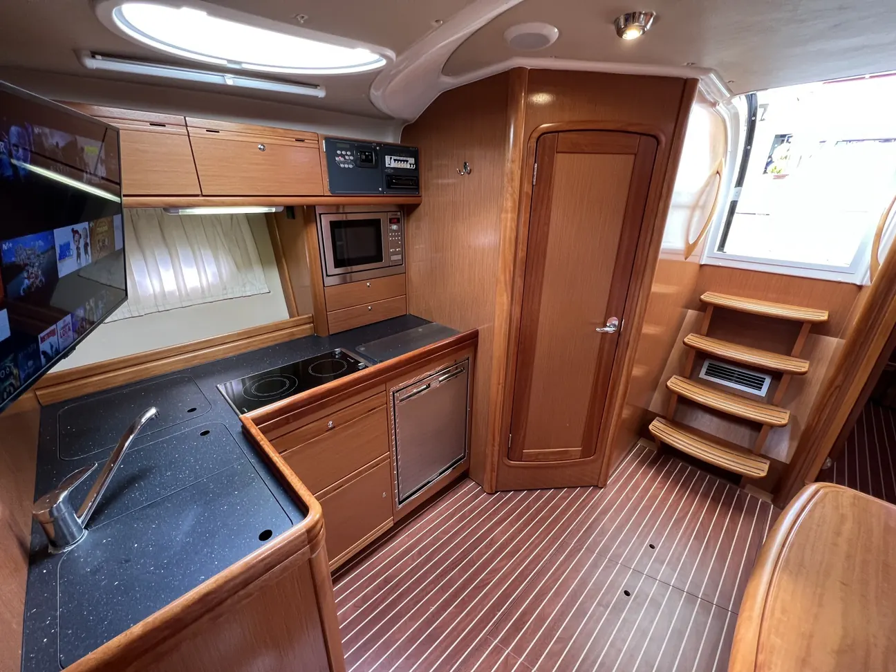 Bavaria 37 HT · 25