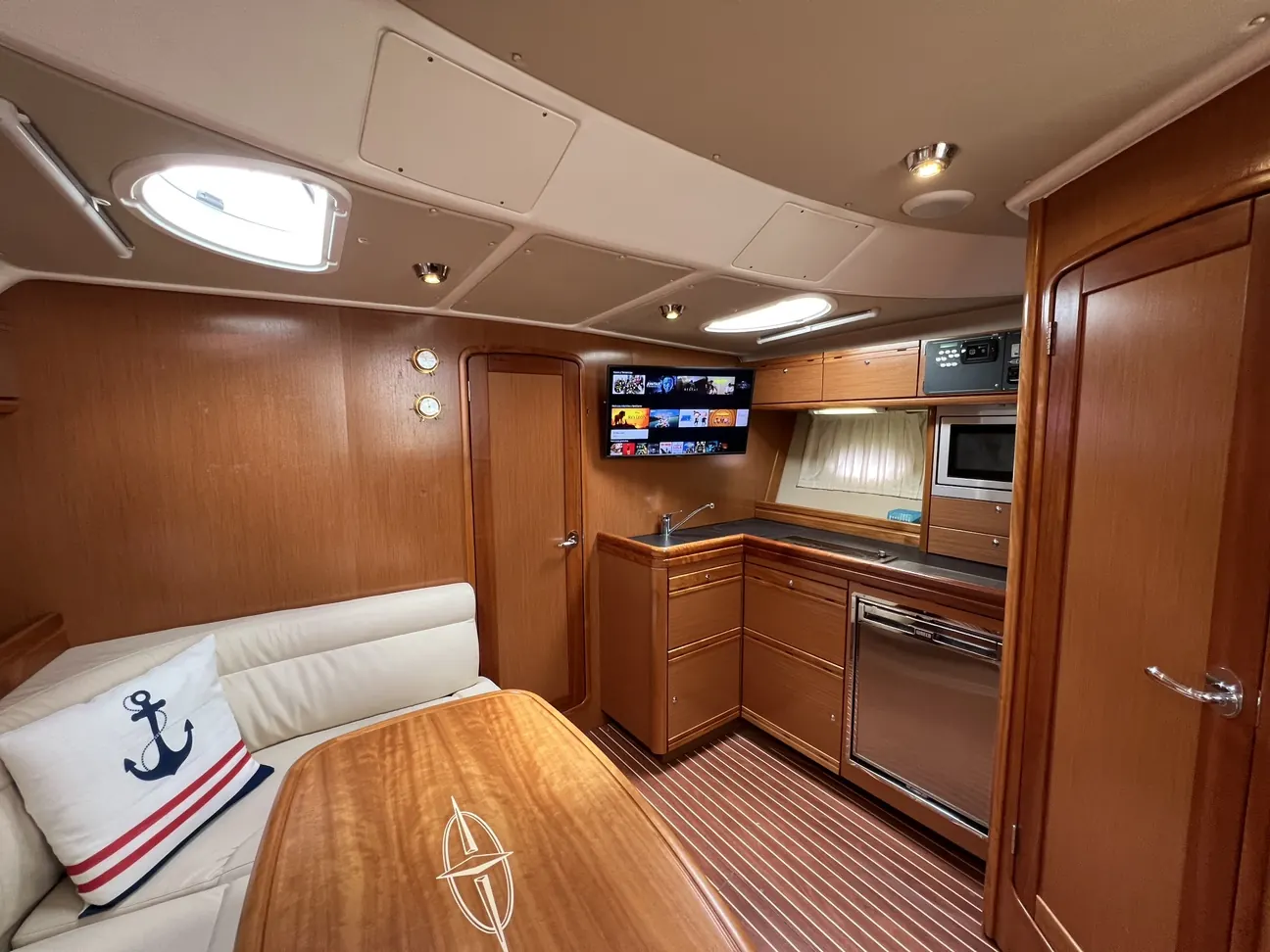Bavaria 37 HT · 21