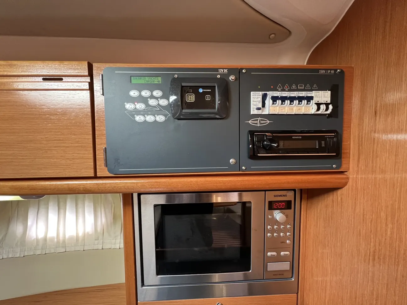 Bavaria 37 HT · 17