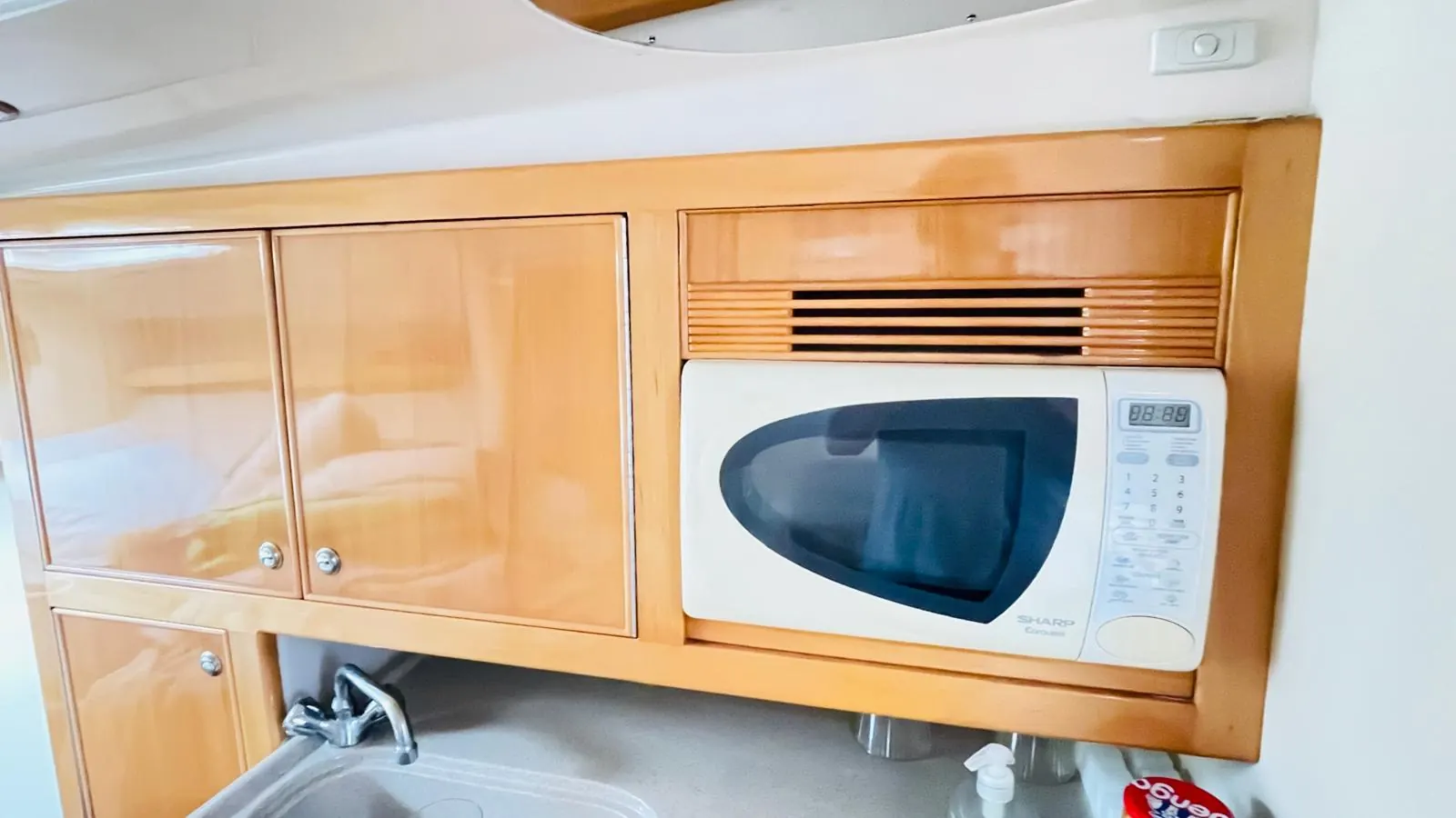 Riviera 3000 Offshore · 7