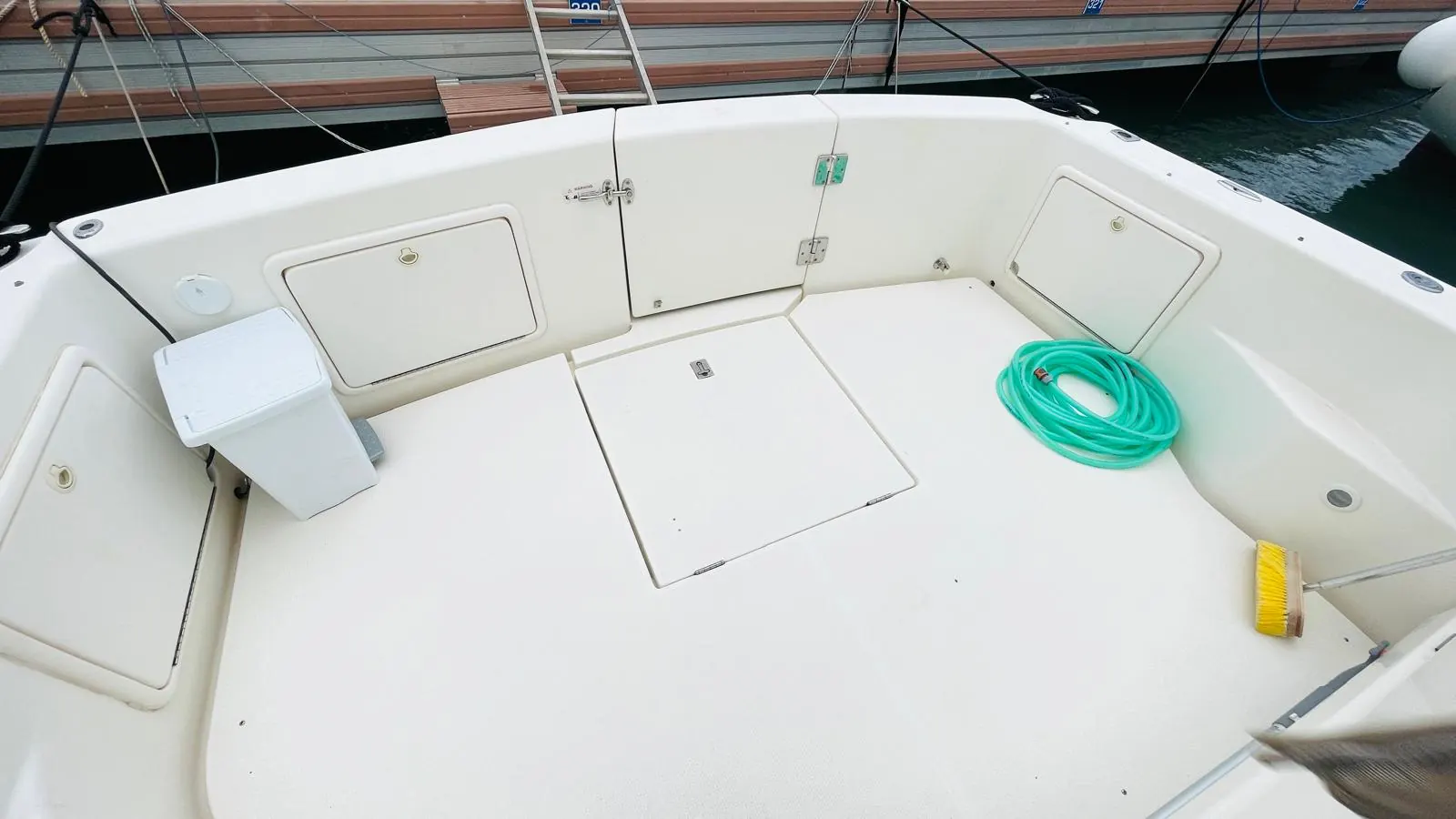 Riviera 3000 Offshore · 11