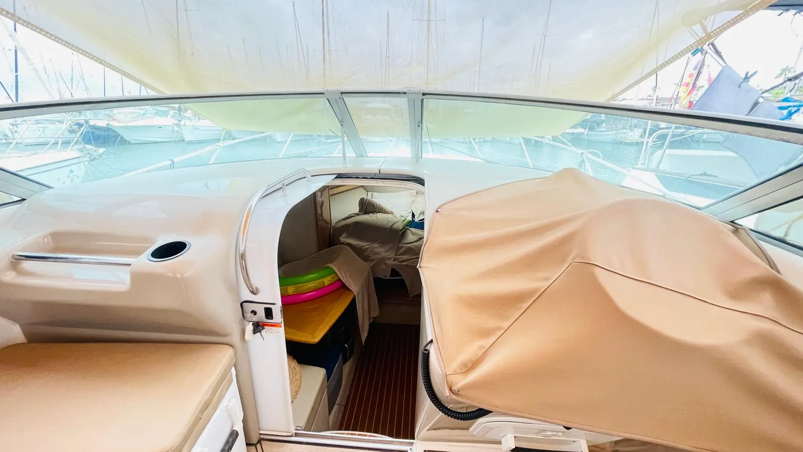Riviera 3000 Offshore · 14