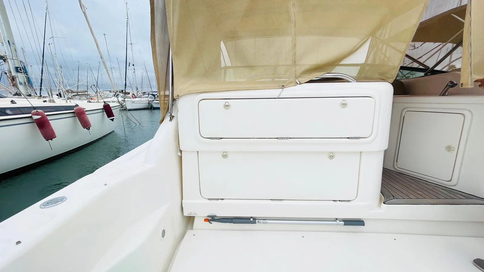 Riviera 3000 Offshore · 24