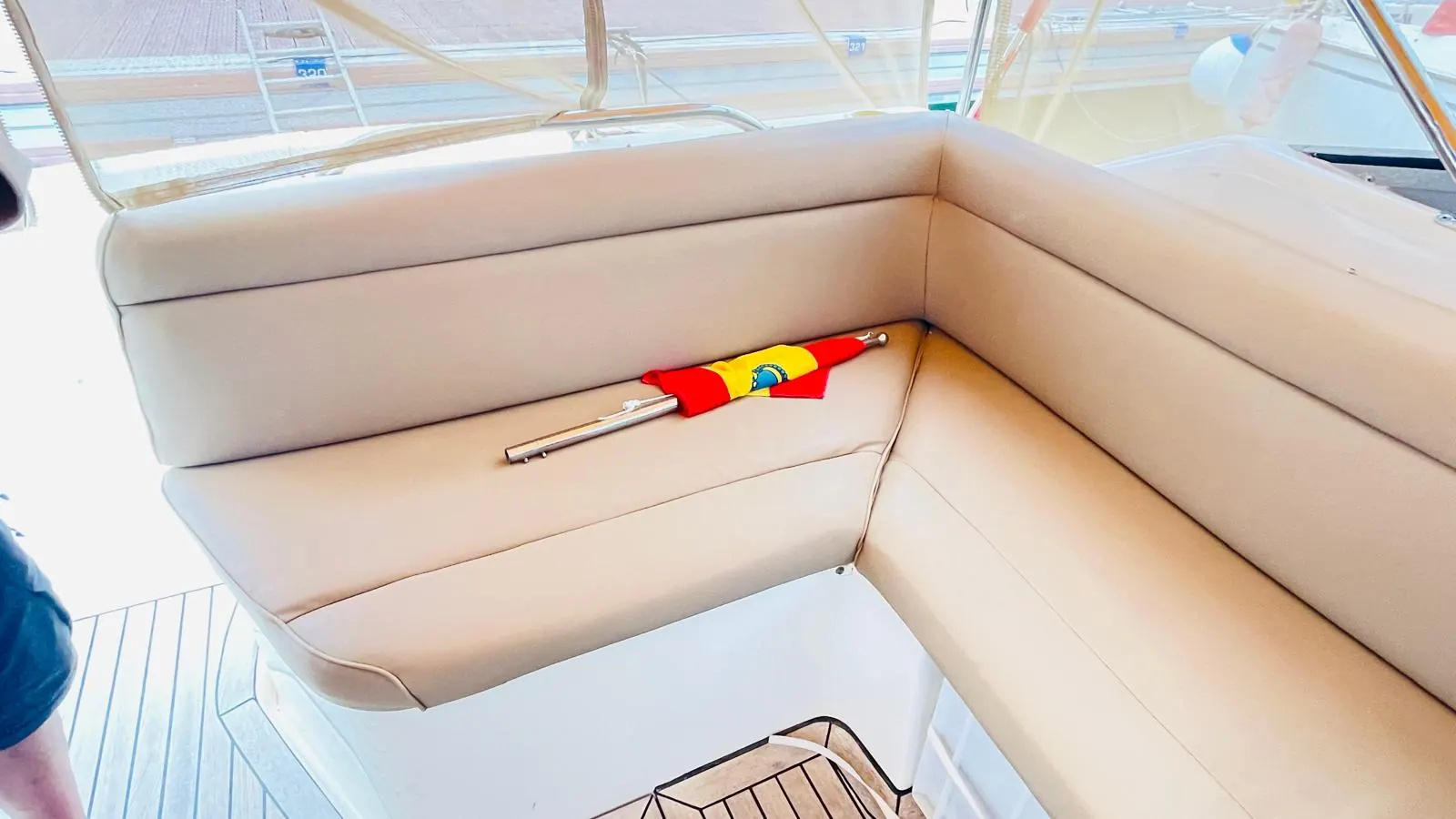 Riviera 3000 Offshore · 13