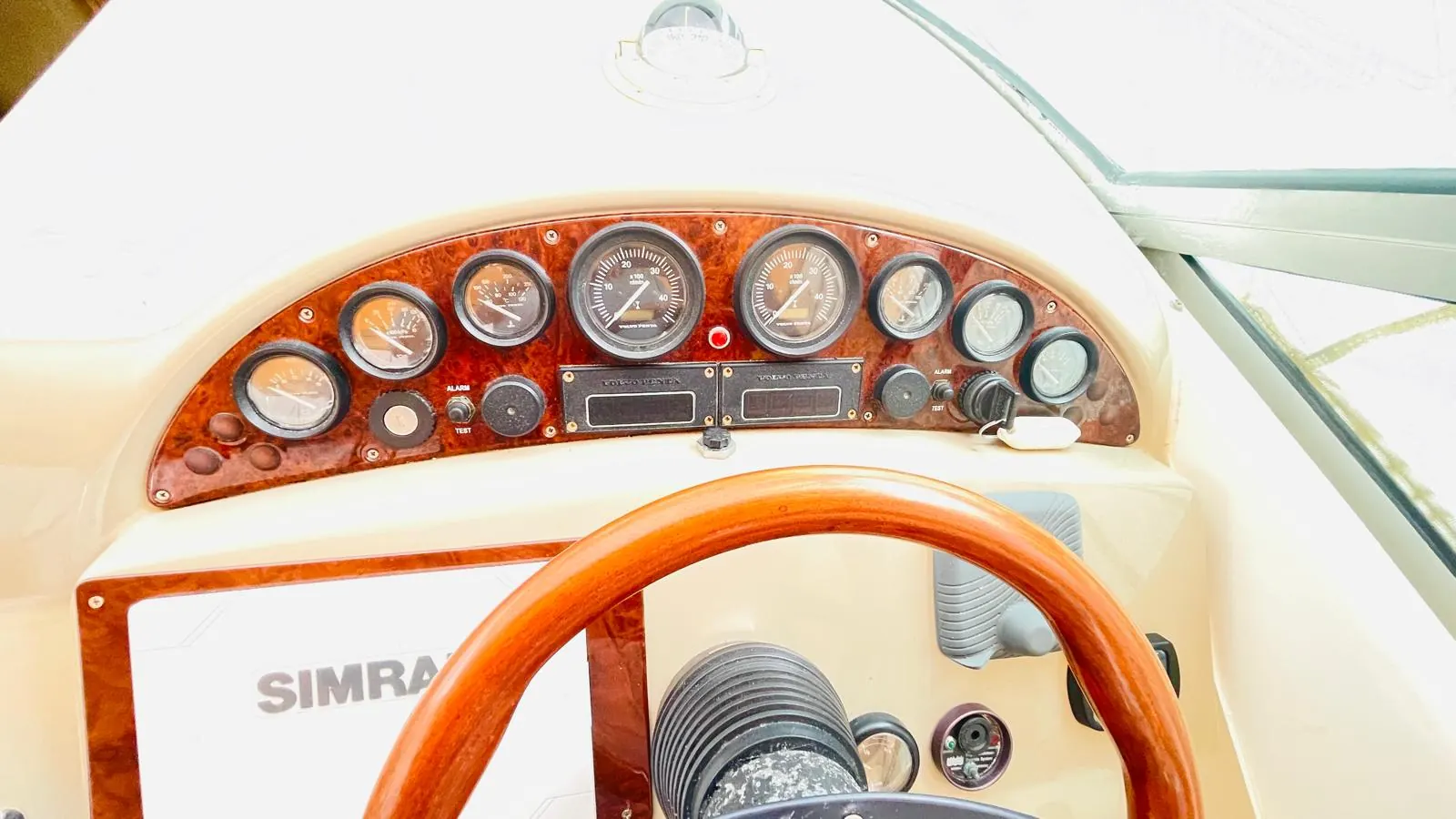 Riviera 3000 Offshore · 17
